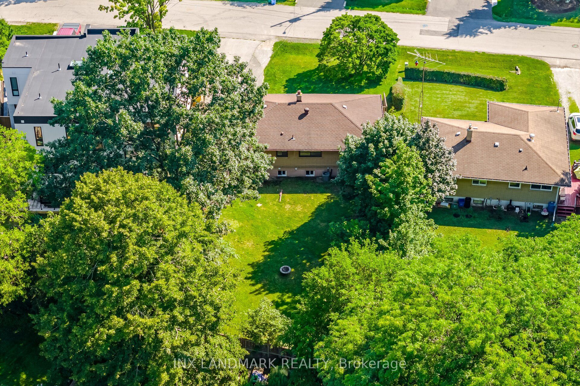 559 Wolsey Crescent Property Photo 14
