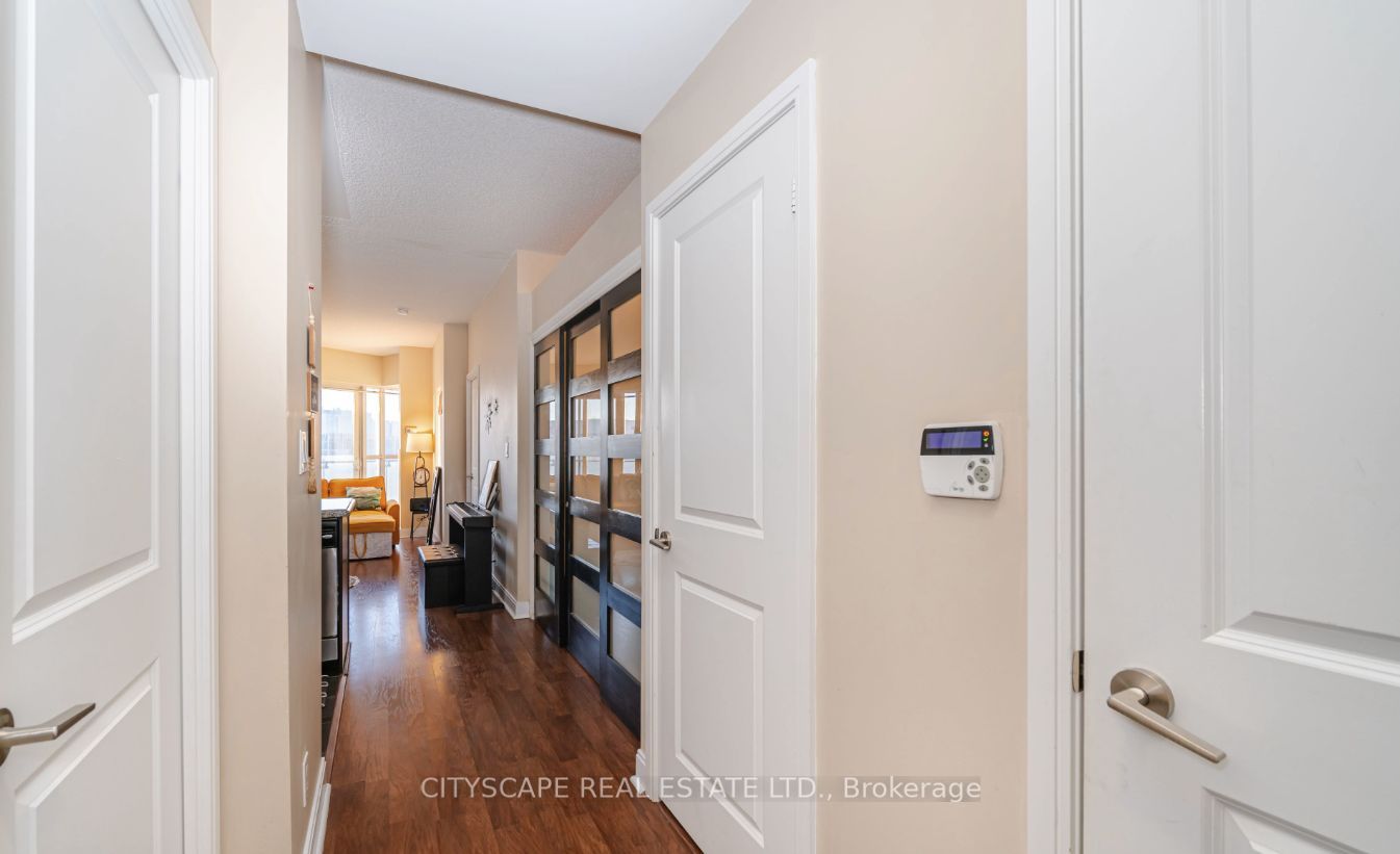 50 Absolute Avenue E 2008 Property Photo 7