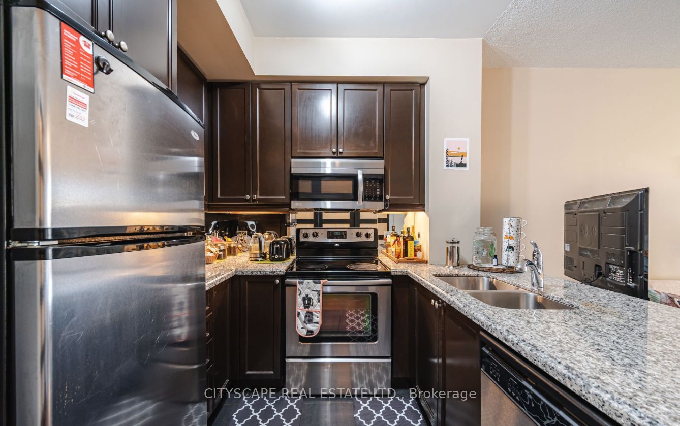 50 Absolute Avenue E 2008 Property Photo 10