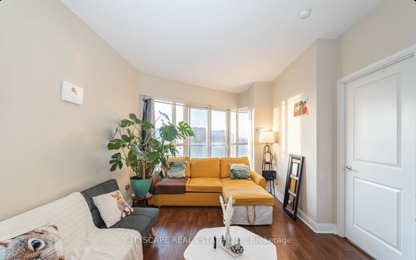 50 Absolute Avenue E 2008 Property Photo 11