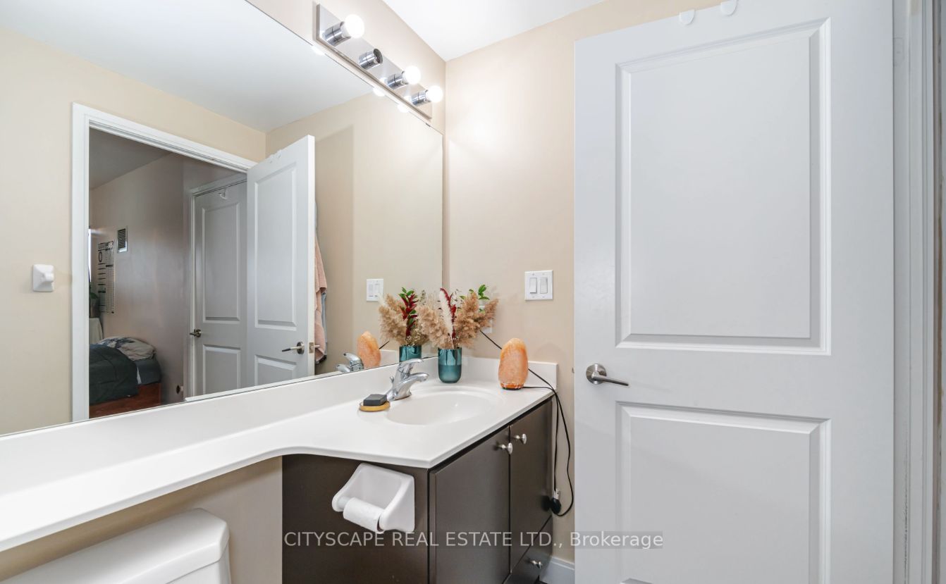 50 Absolute Avenue E 2008 Property Photo 16