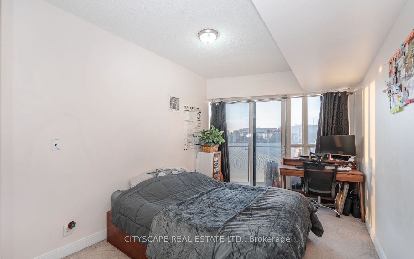 50 Absolute Avenue E 2008 Property Photo 18