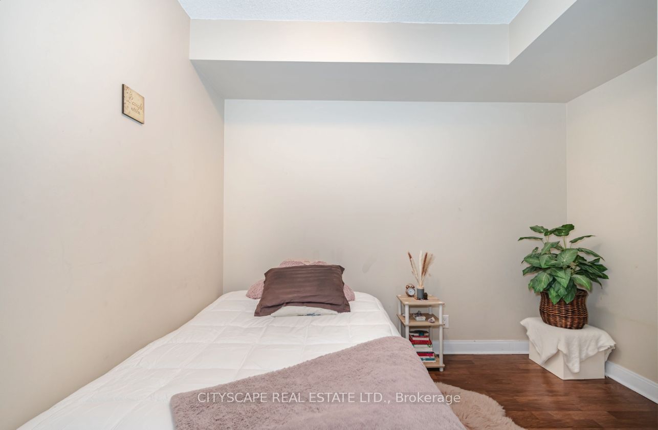50 Absolute Avenue E 2008 Property Photo 20