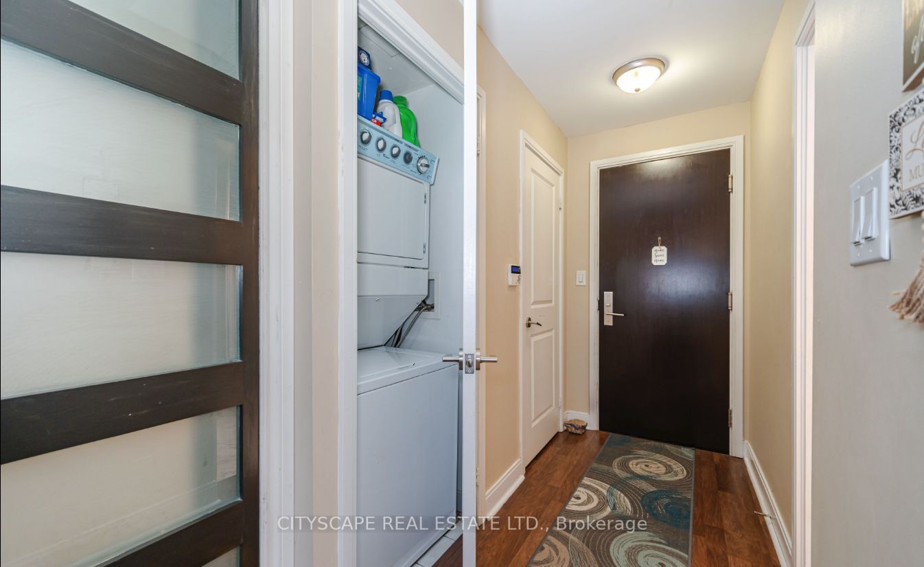 50 Absolute Avenue E 2008 Property Photo 23