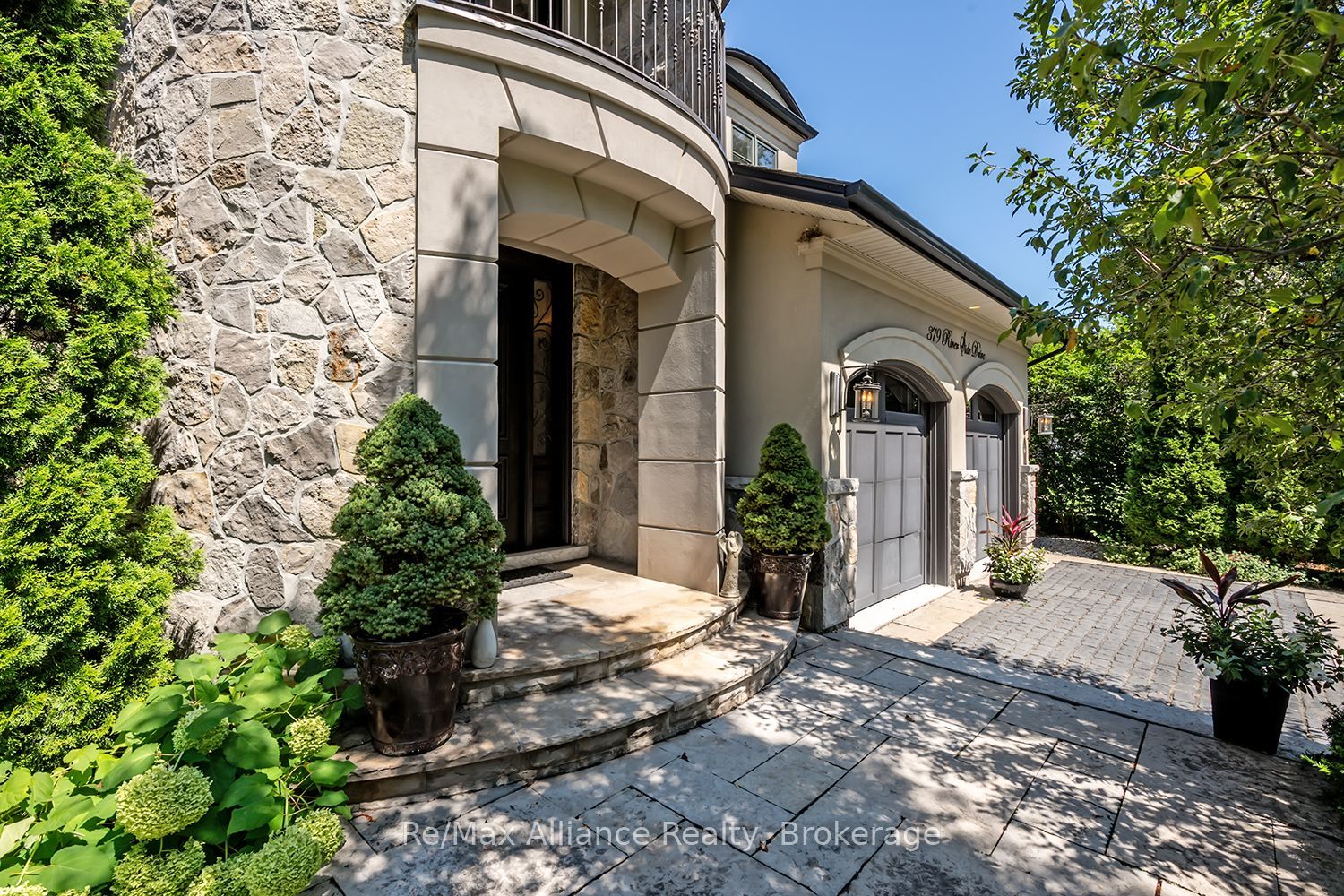 379 River Side Drive Property Photo 4
