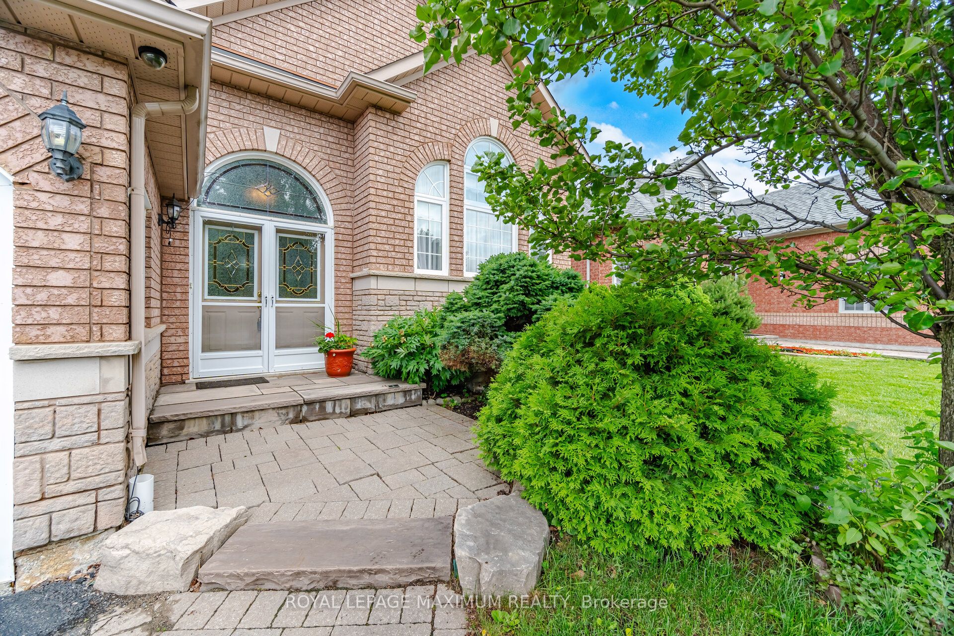 34 Kirkwood Crescent Property Photo 2