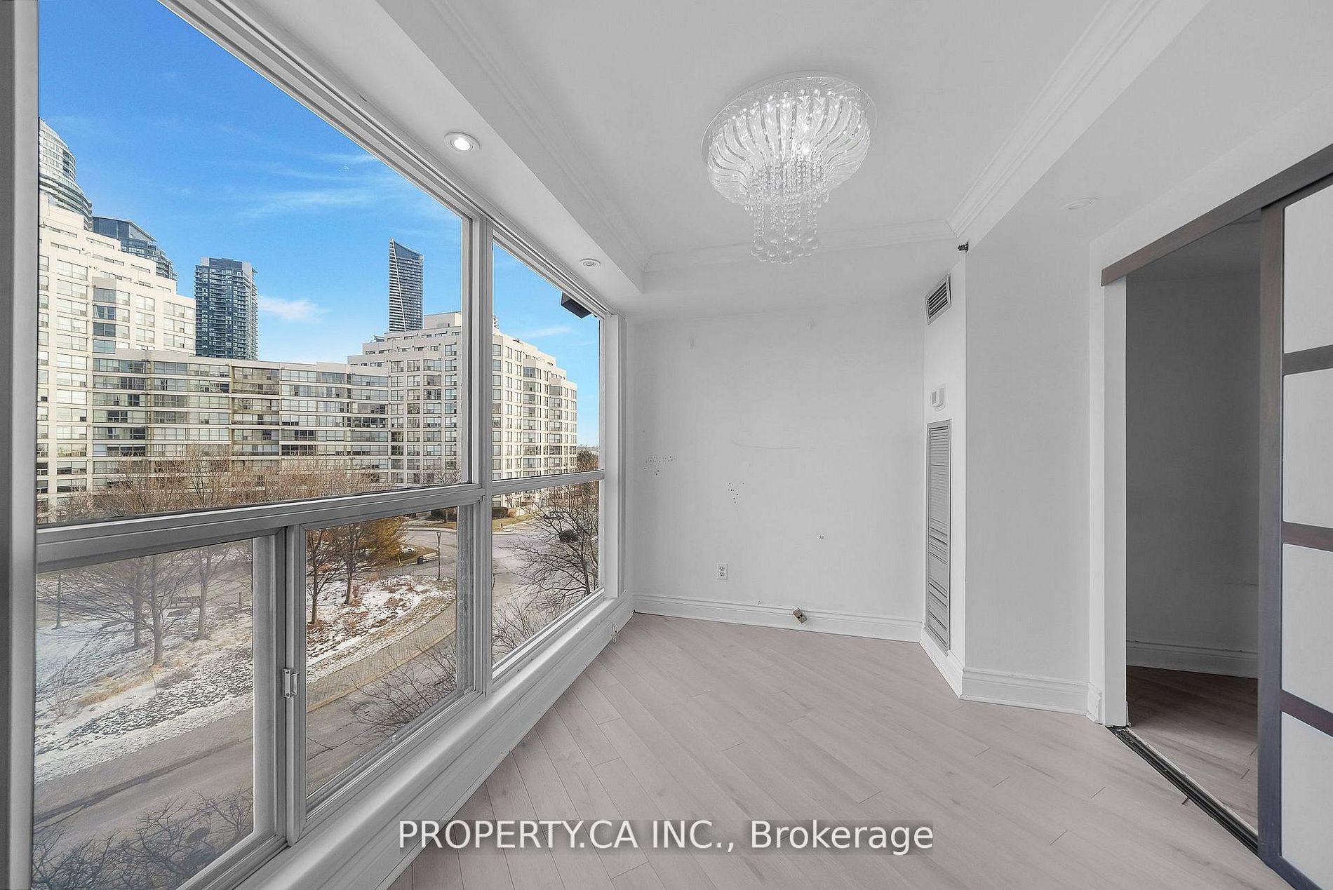 2267 Lake Shore Boulevard W 526 Property Photo 15