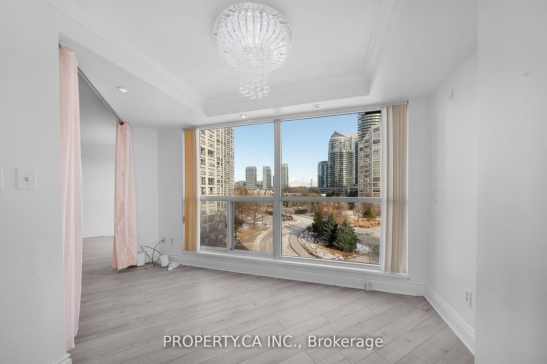 2267 Lake Shore Boulevard W 526 Property Photo 16
