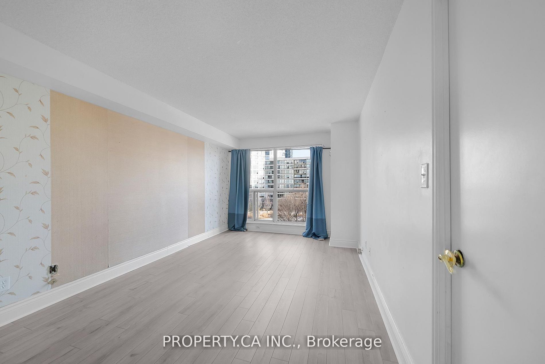 2267 Lake Shore Boulevard W 526 Property Photo 23