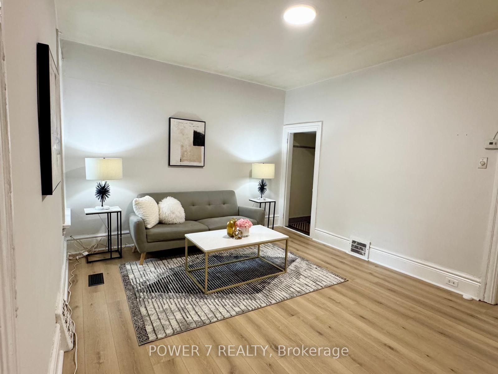 810 Ossington Avenue Property Photo 6