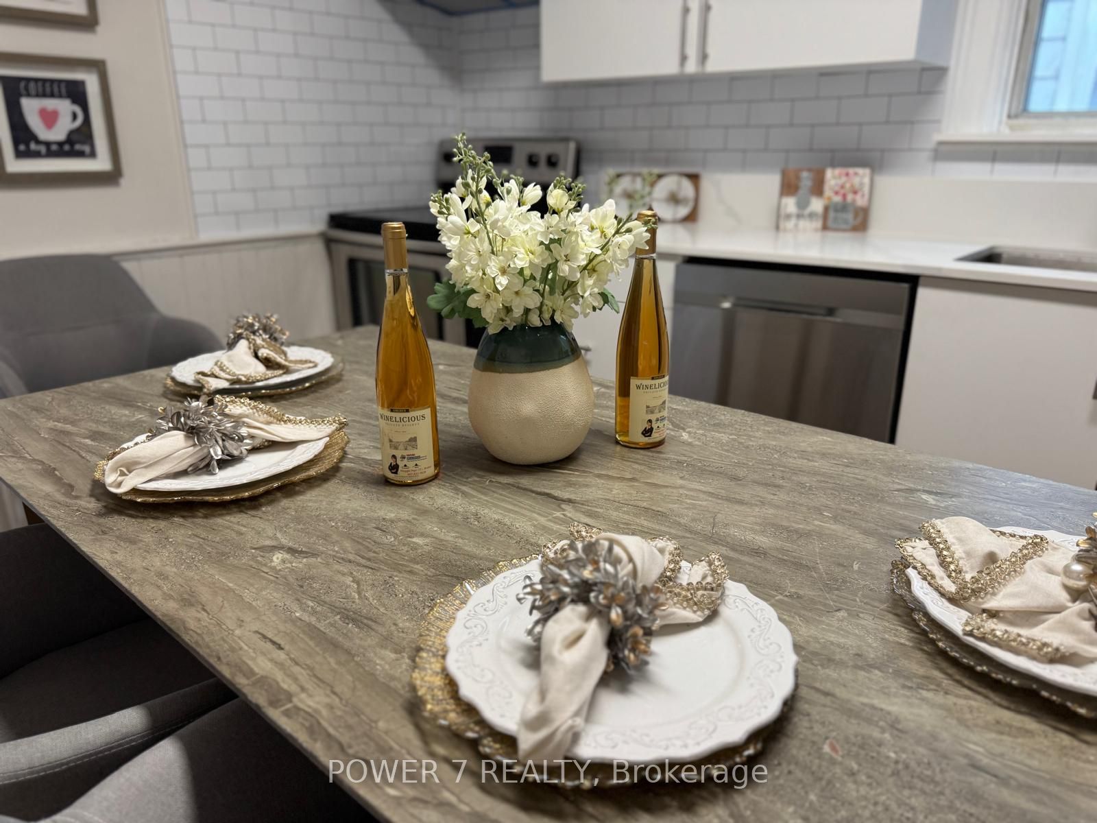 810 Ossington Avenue Property Photo 10