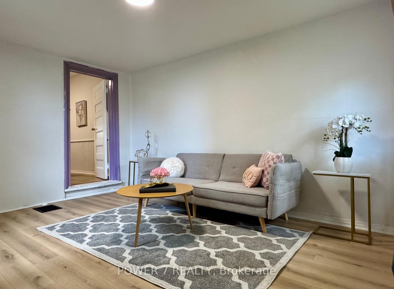 810 Ossington Avenue Property Photo 11