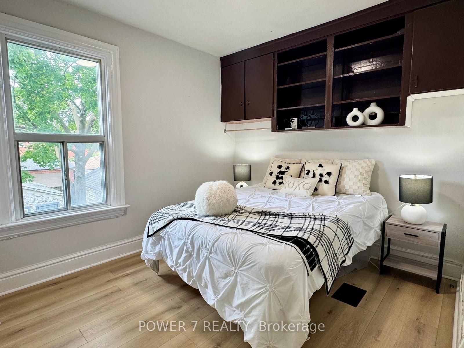 810 Ossington Avenue Property Photo 17