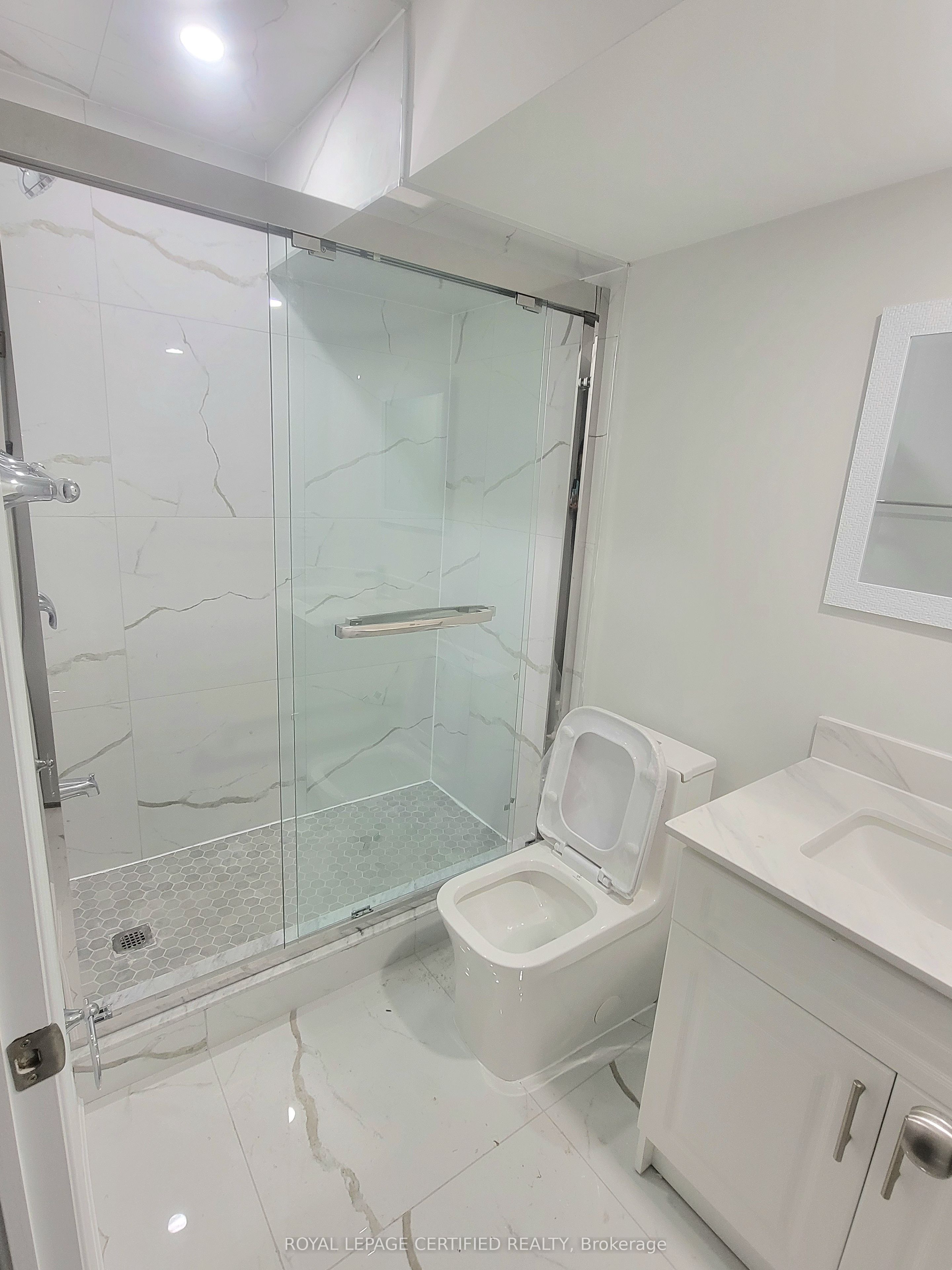 8 Labrish Road Bsmt Property Photo 6