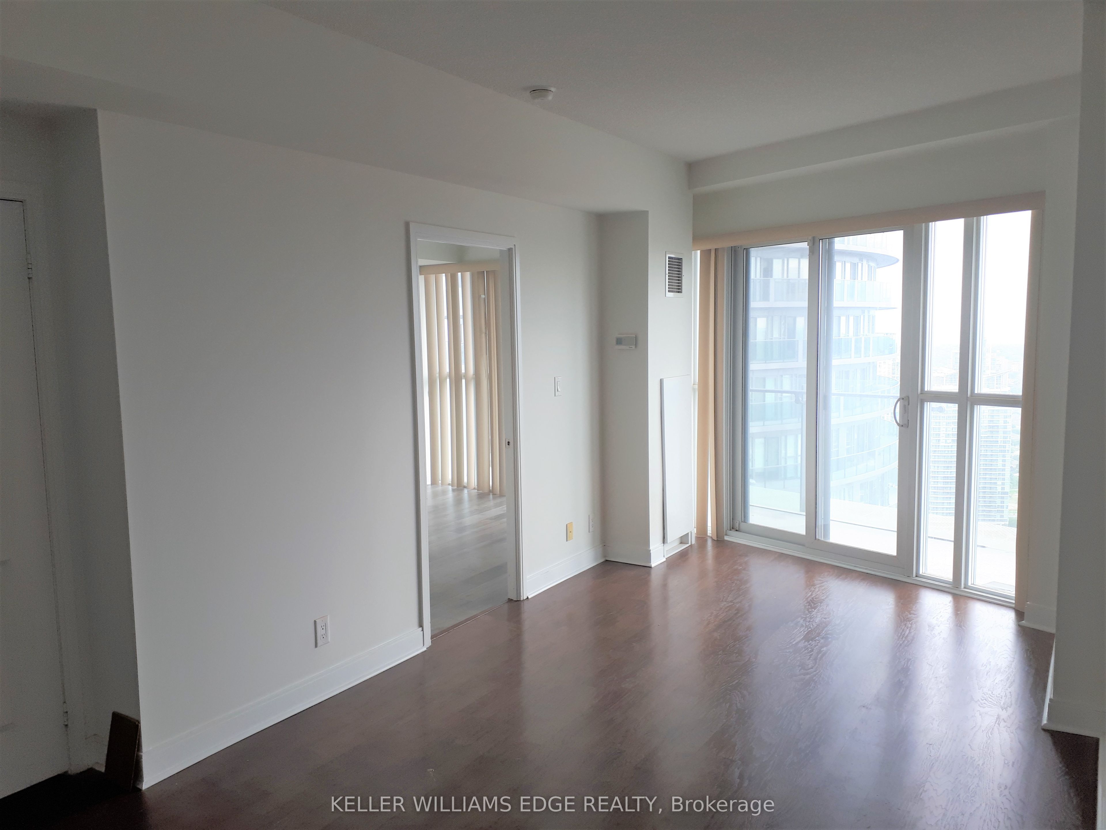 50 Absolute Avenue E 3906 Property Photo 4