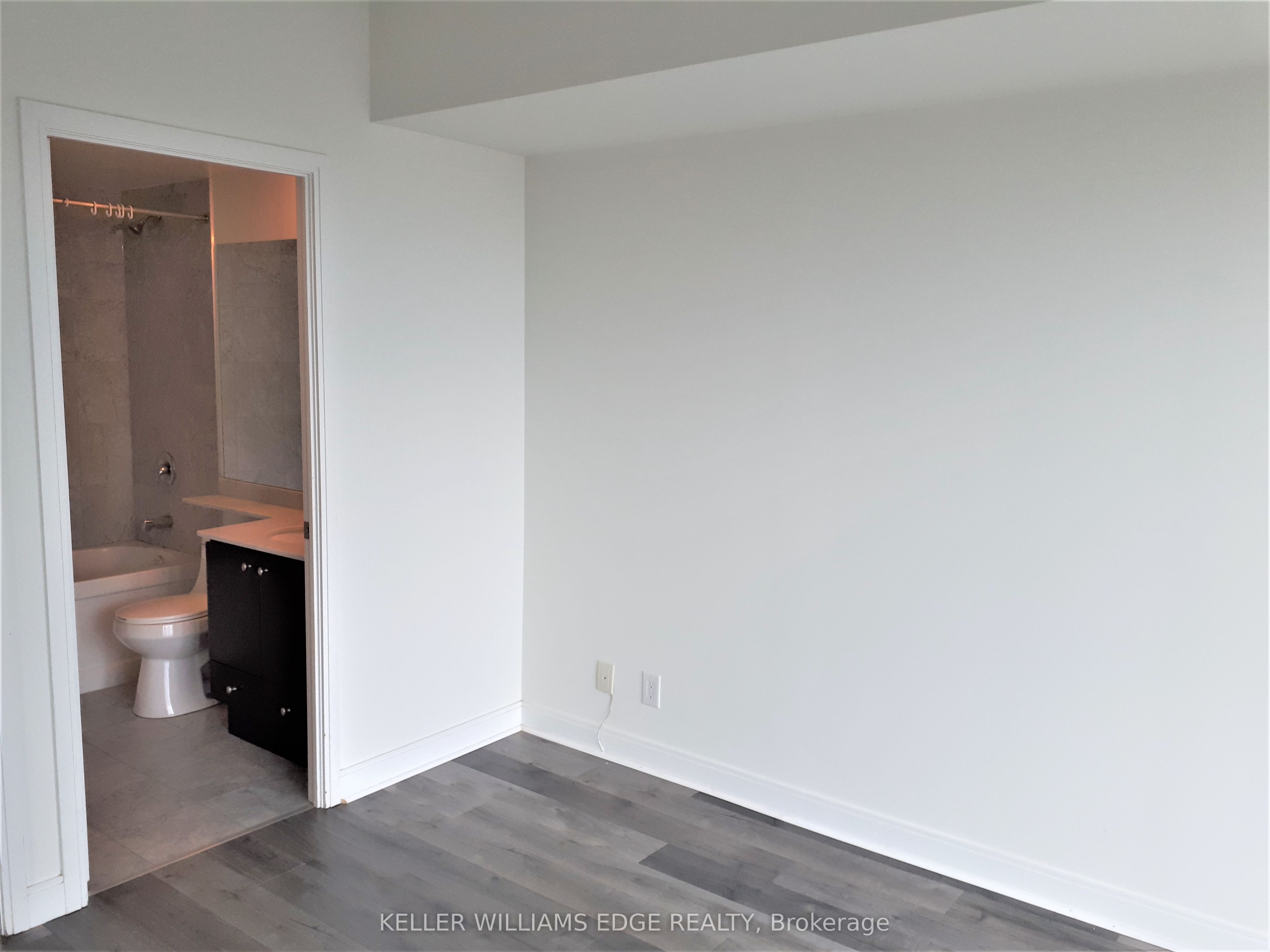 50 Absolute Avenue E 3906 Property Photo 15