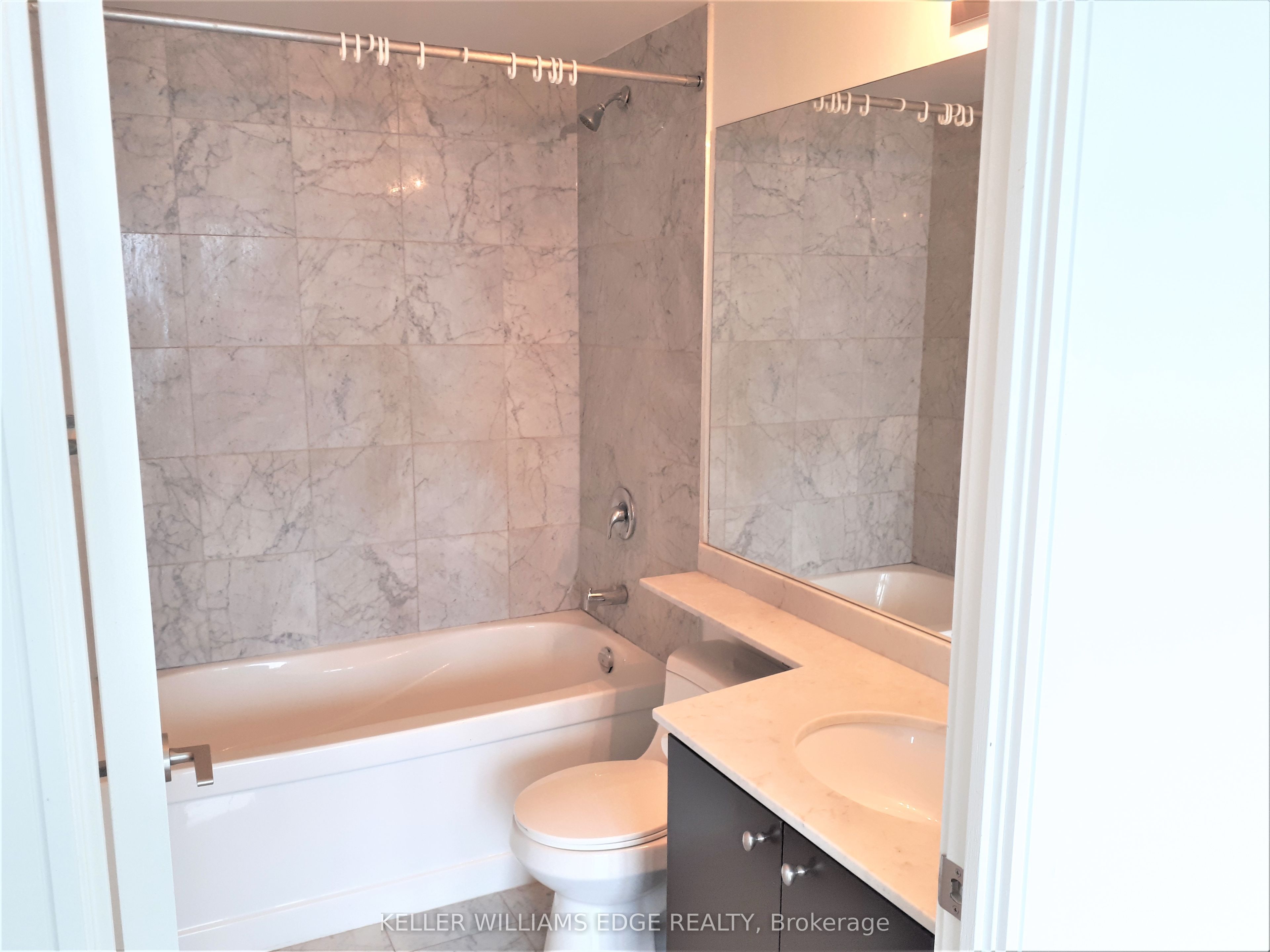 50 Absolute Avenue E 3906 Property Photo 16