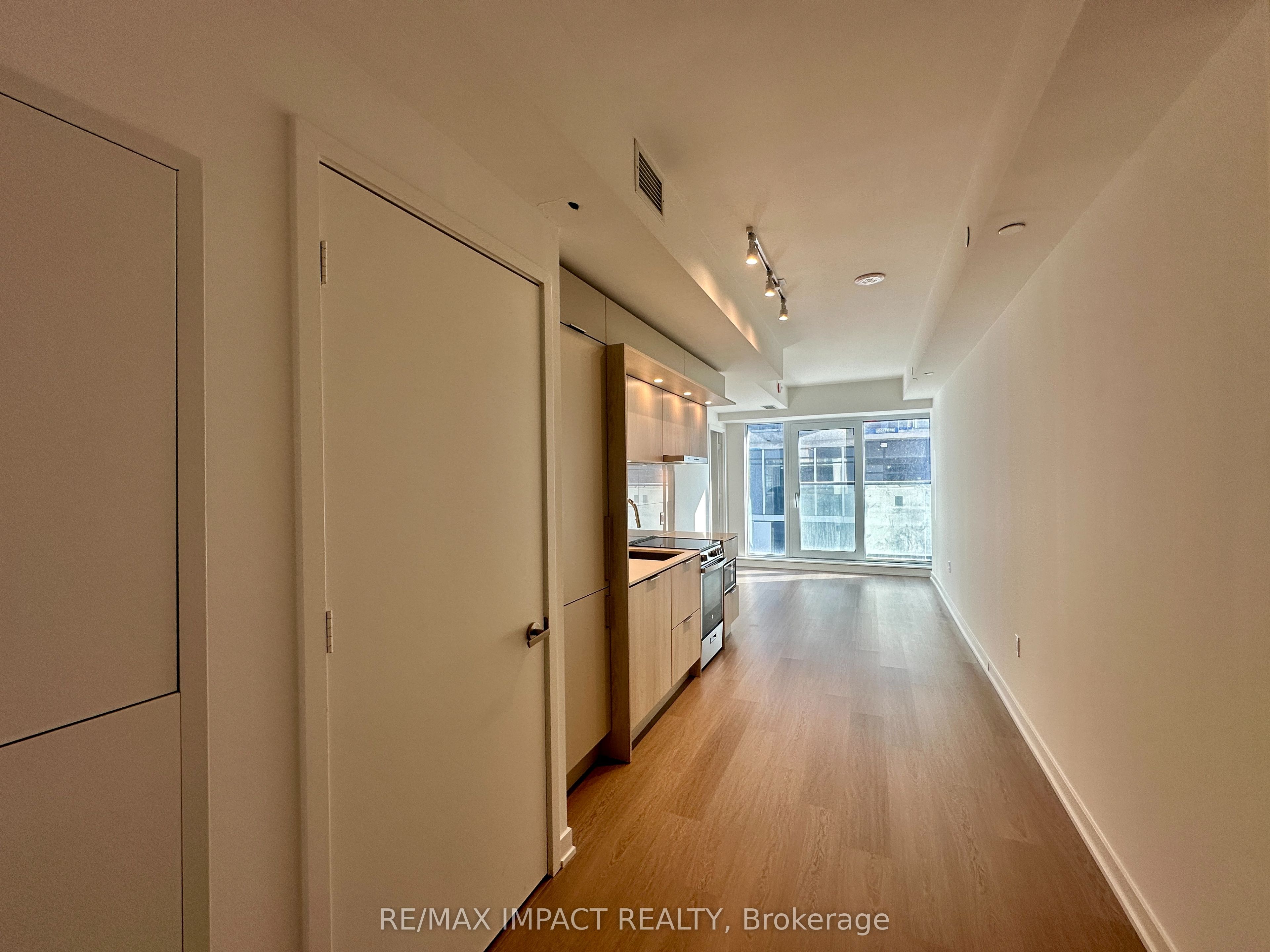 448 Burnhamthorpe Road W 201 Property Photo 11