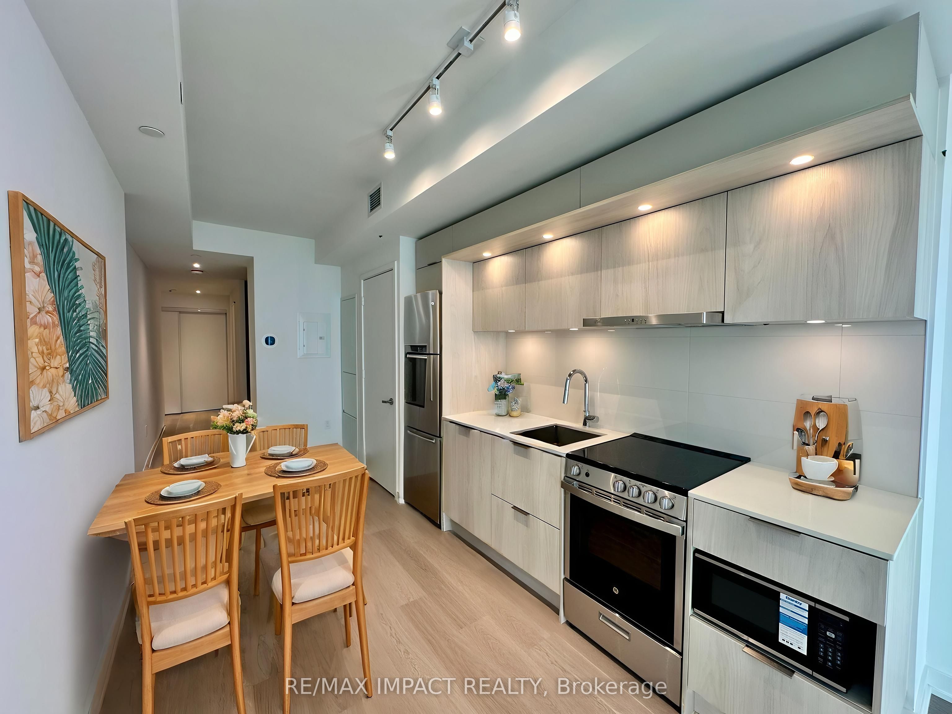 448 Burnhamthorpe Road W 201 Property Photo 14