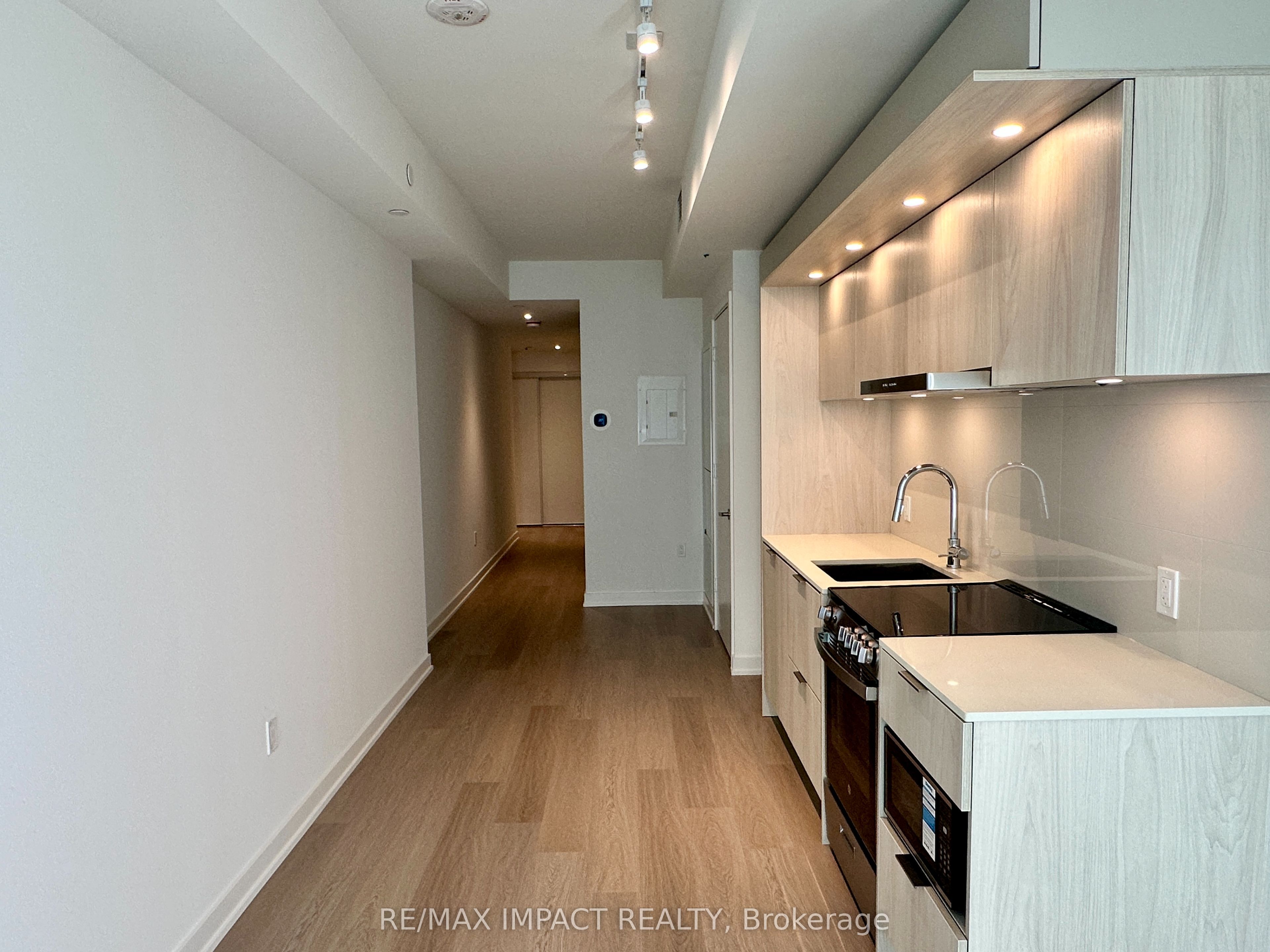448 Burnhamthorpe Road W 201 Property Photo 15