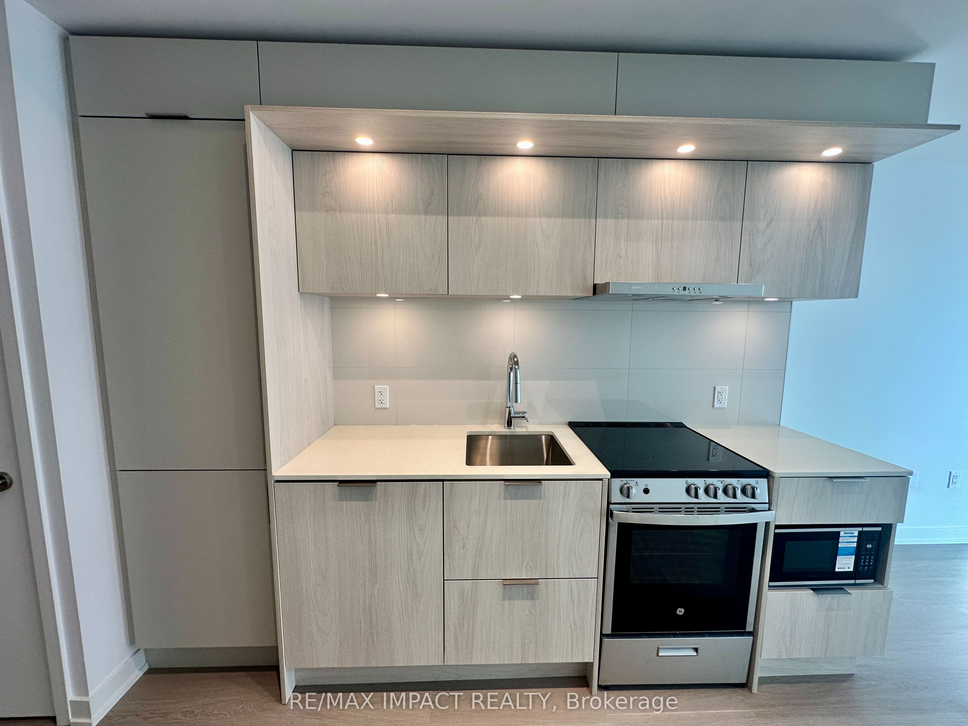 448 Burnhamthorpe Road W 201 Property Photo 17