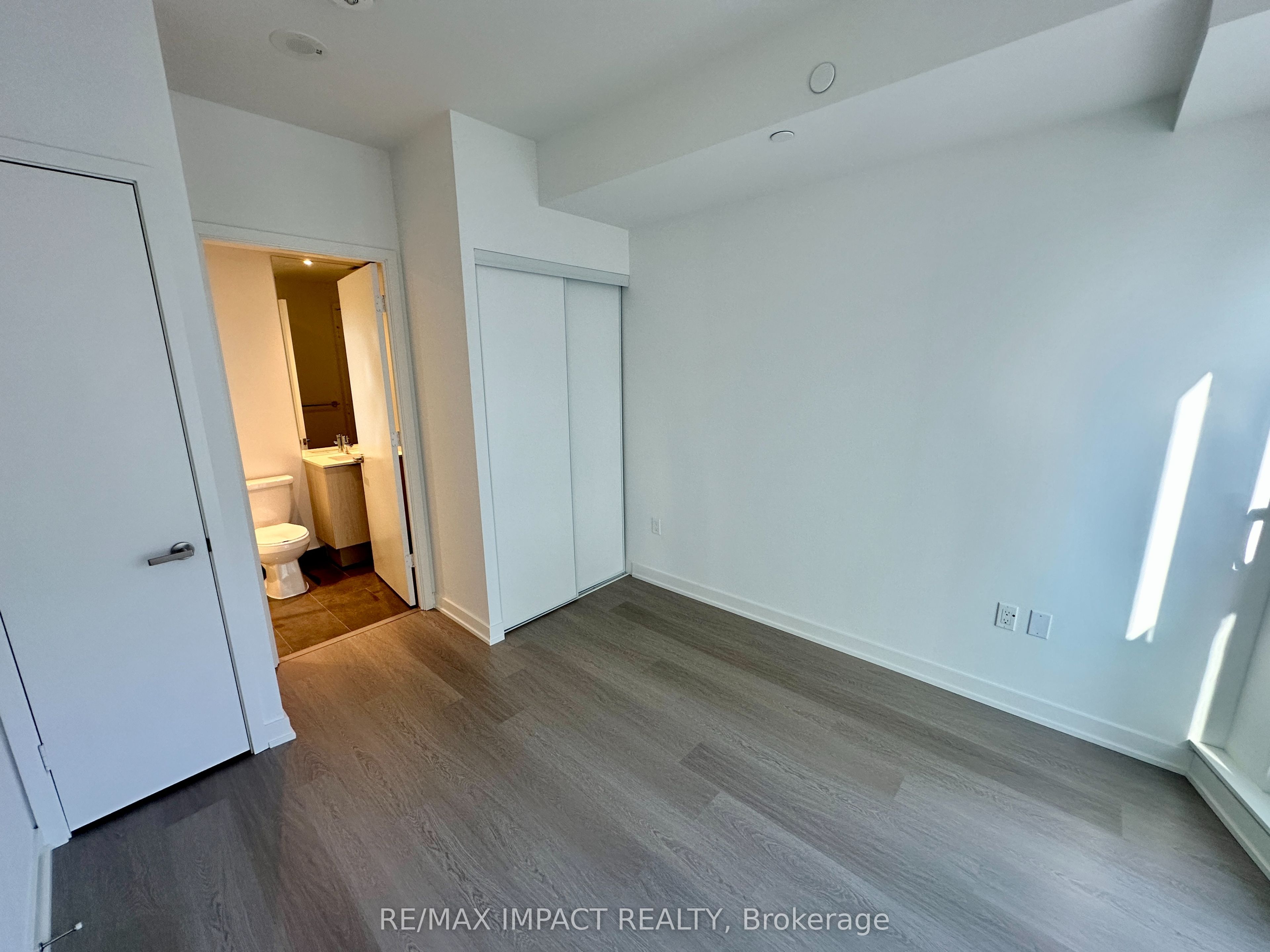 448 Burnhamthorpe Road W 201 Property Photo 20