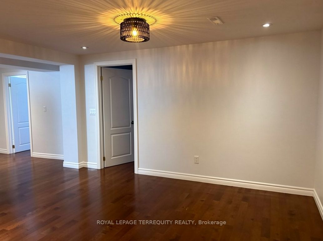 896 Fourth Street Lower Property Photo 2
