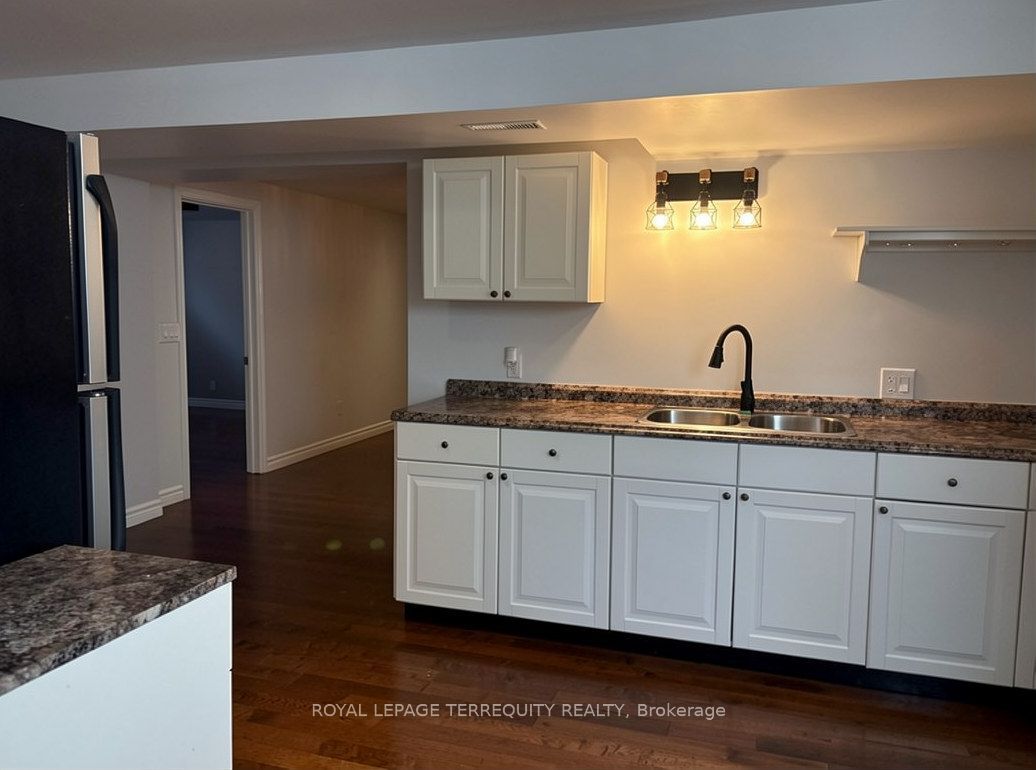 896 Fourth Street Lower Property Photo 4