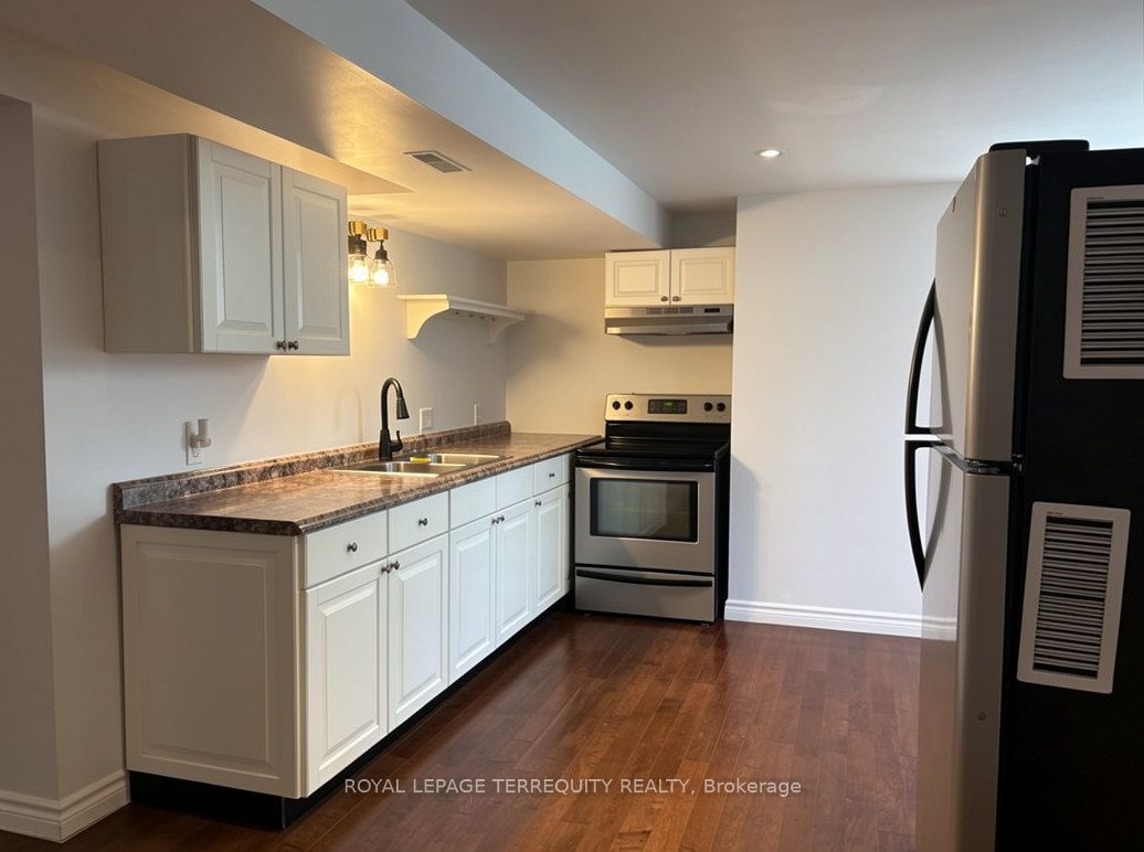 896 Fourth Street Lower Property Photo 6