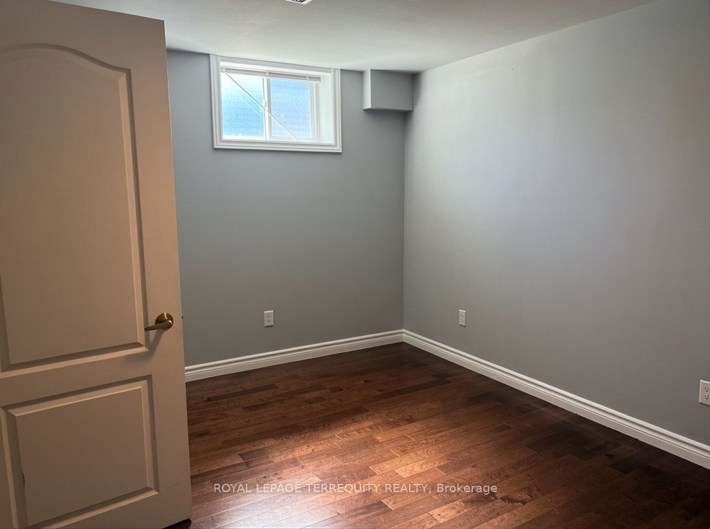 896 Fourth Street Lower Property Photo 10