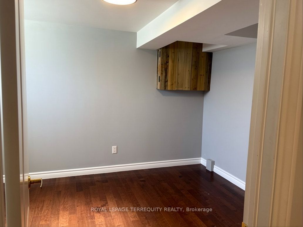 896 Fourth Street Lower Property Photo 12