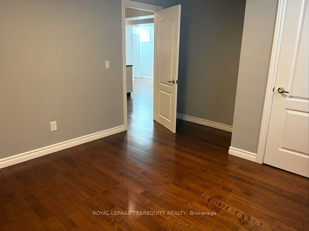 896 Fourth Street Lower Property Photo 15