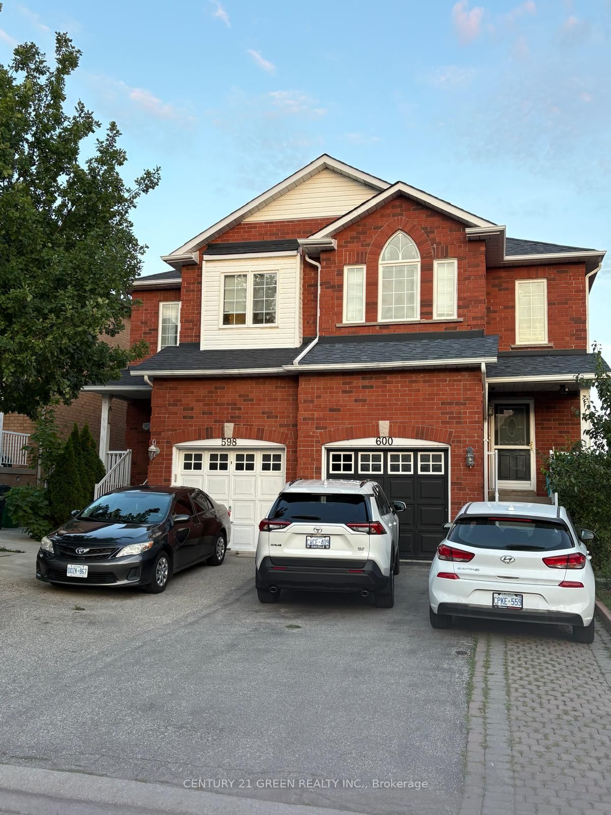 598 Dolly Bird Lane (Upper) Property Photo 1
