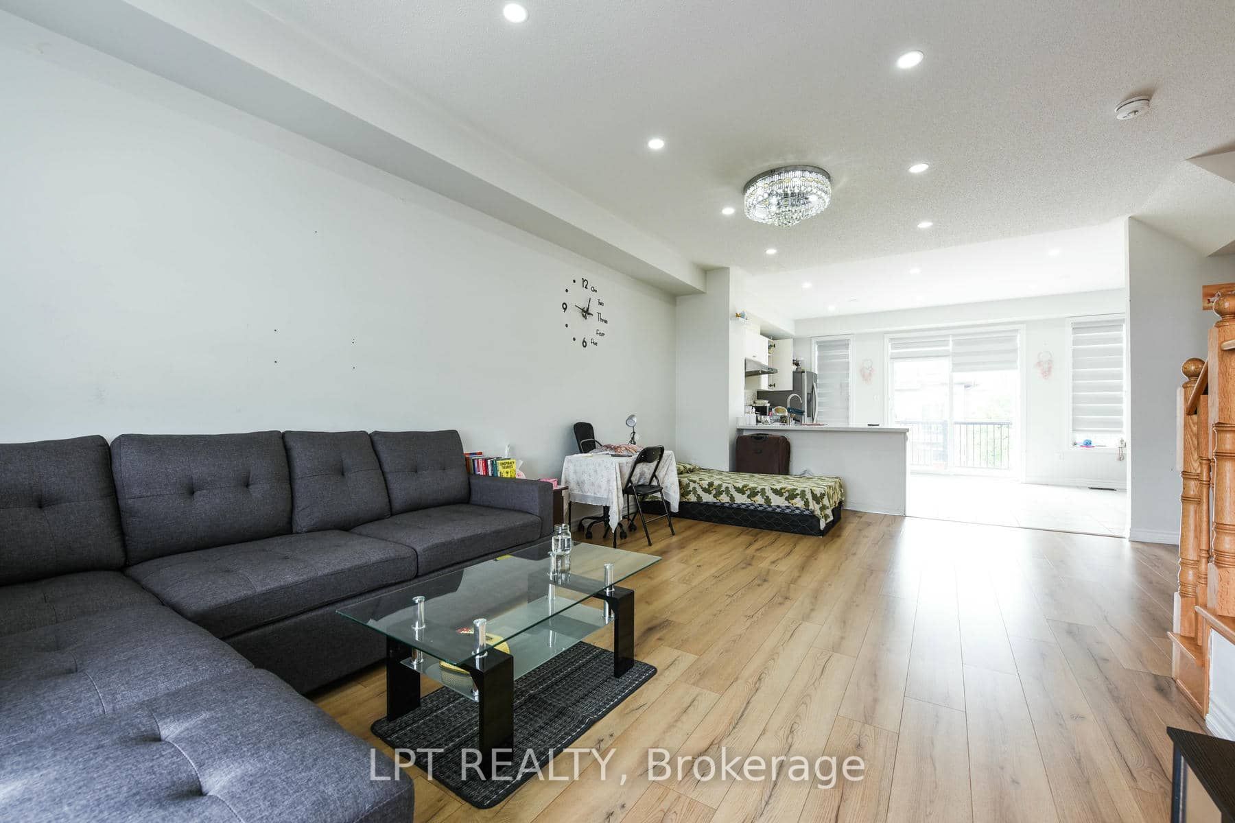 17 Gilford Street Property Photo 10
