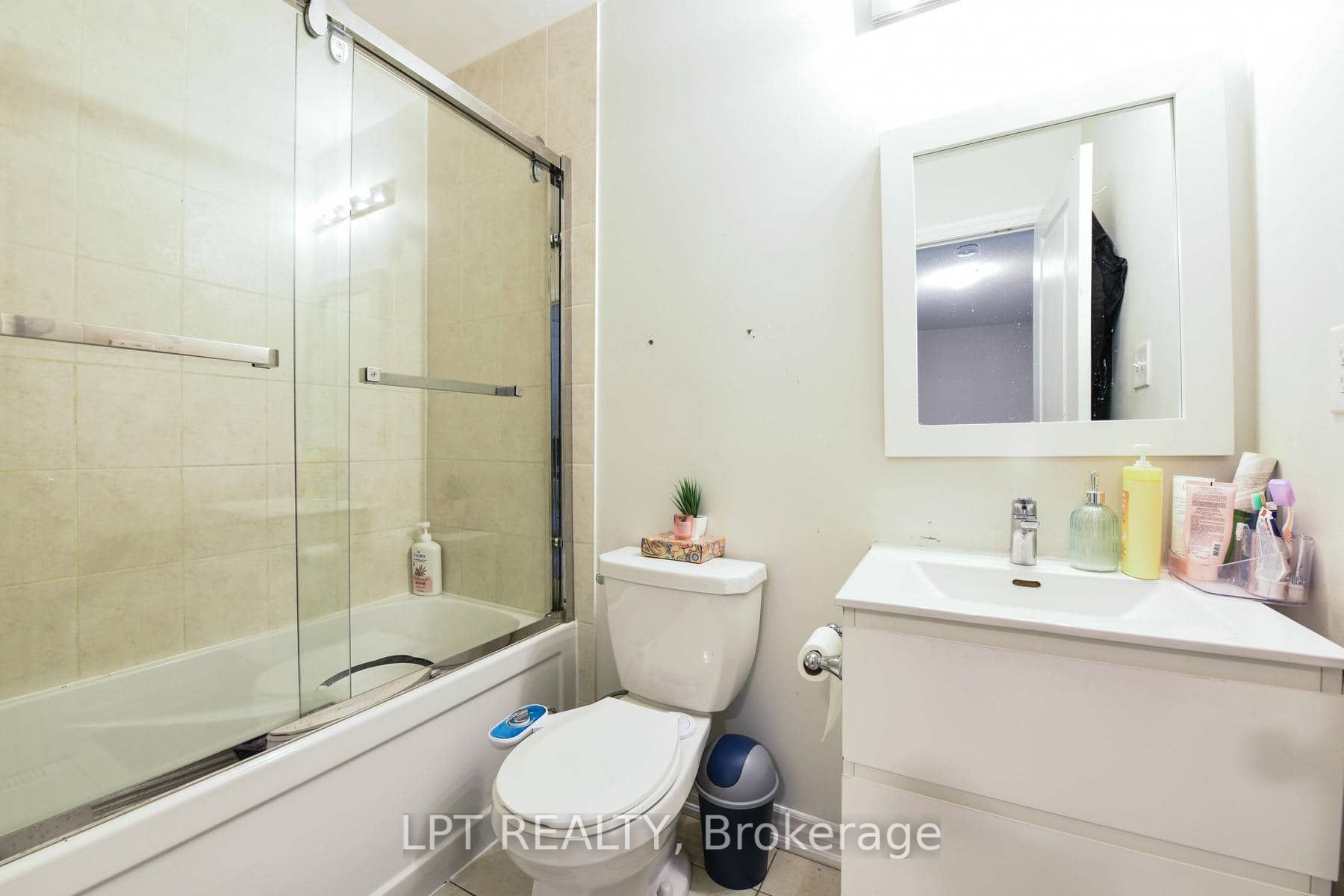 17 Gilford Street Property Photo 23