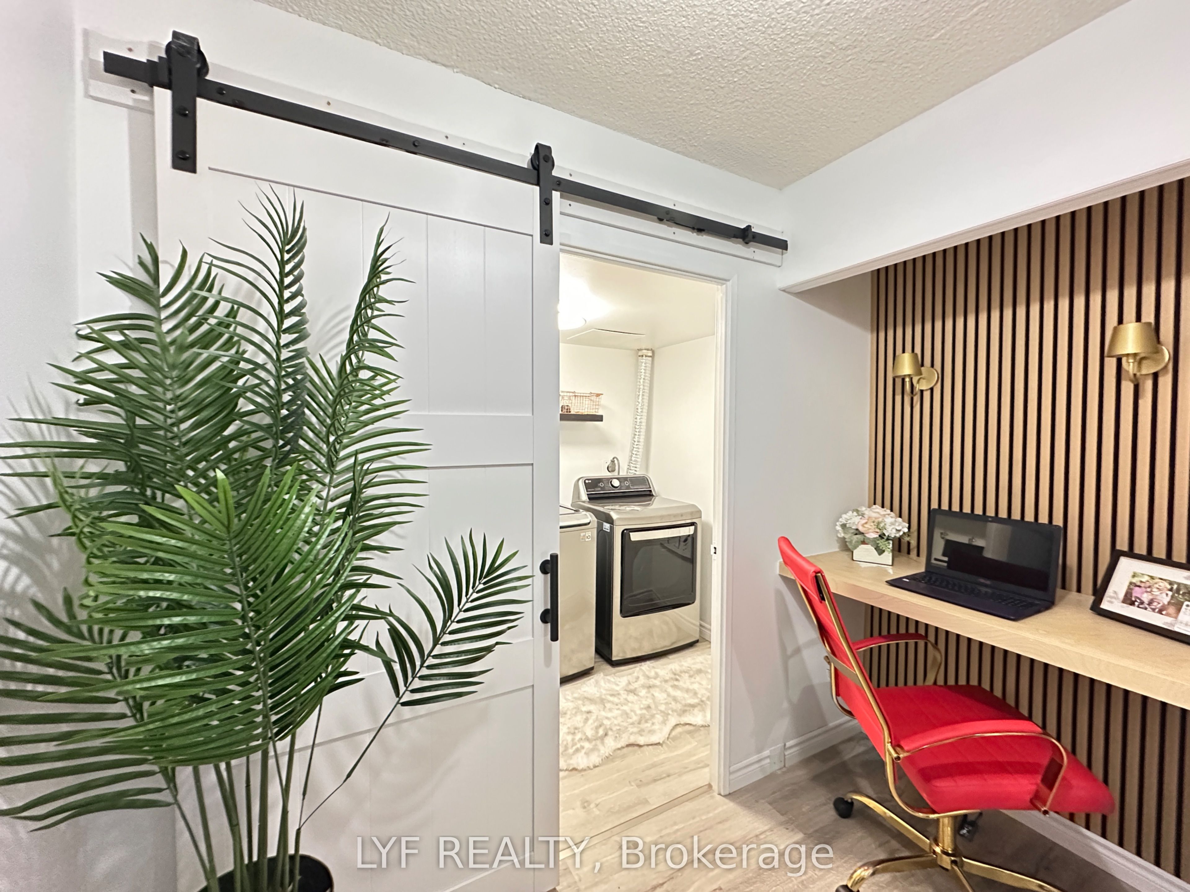 81 Millside Drive 401 Property Photo 2