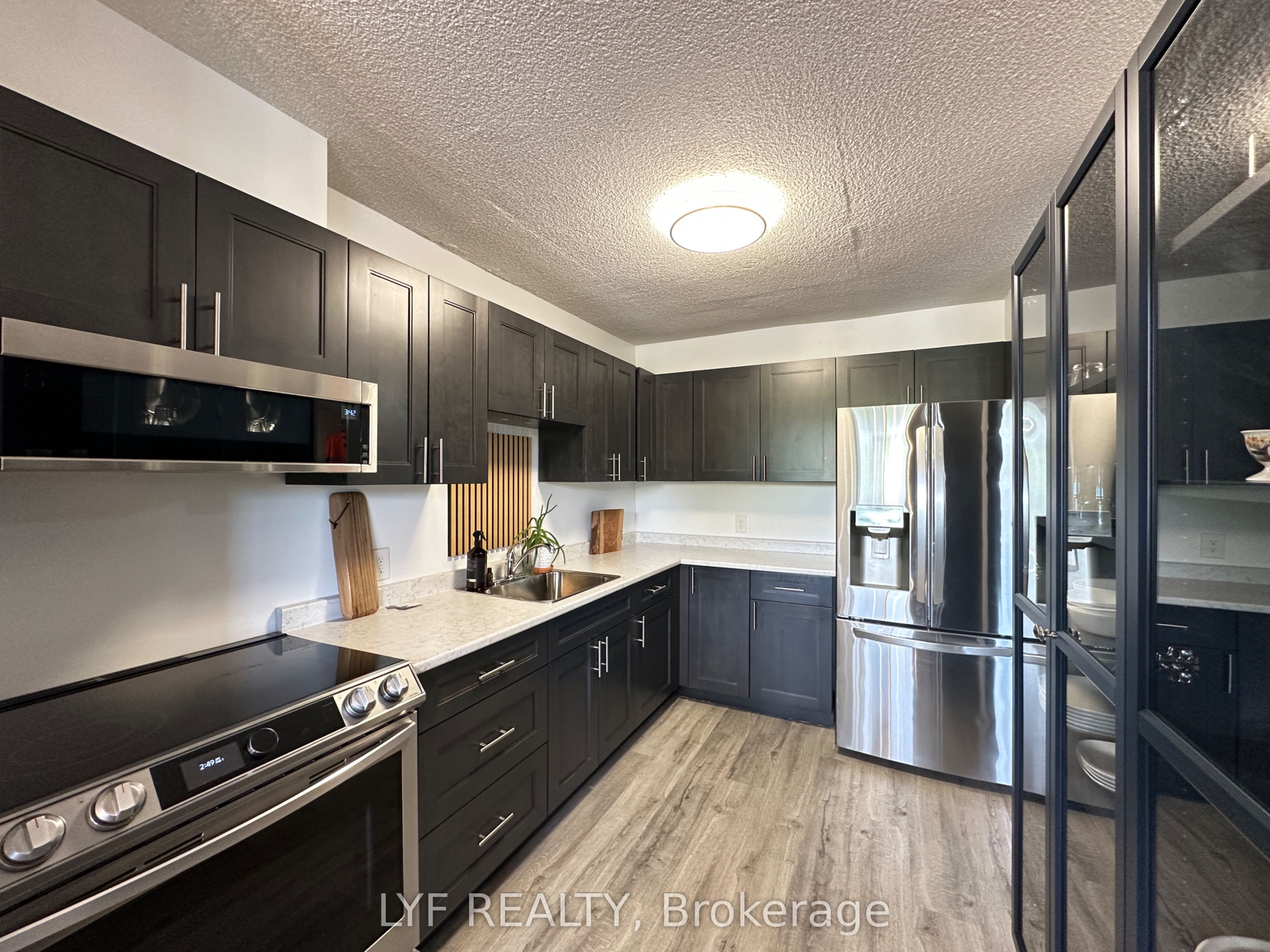 81 Millside Drive 401 Property Photo 5