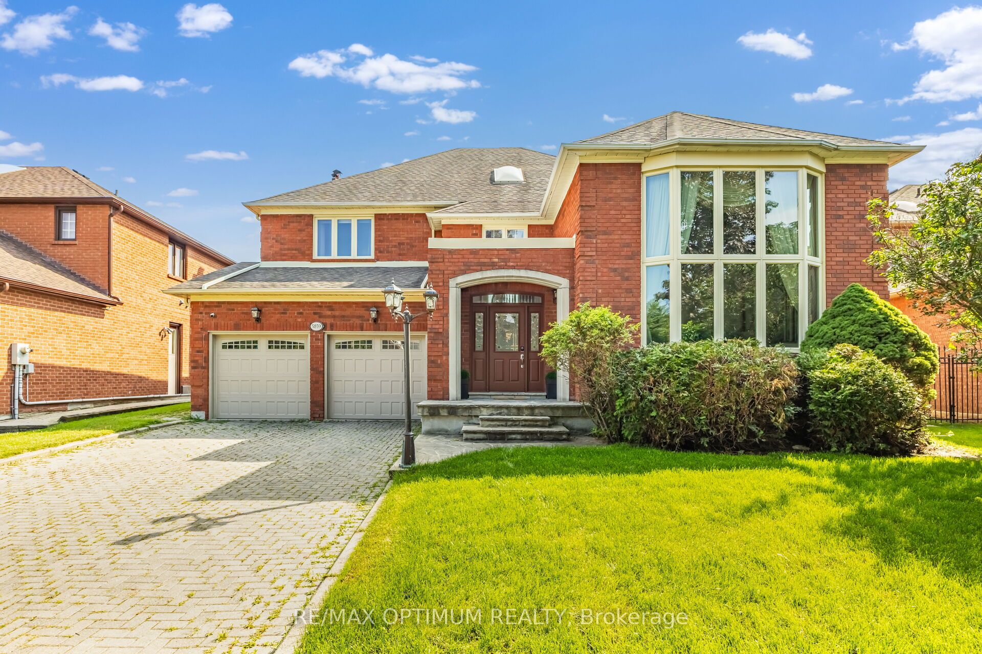 5859 Riverside Place Property Photo 4