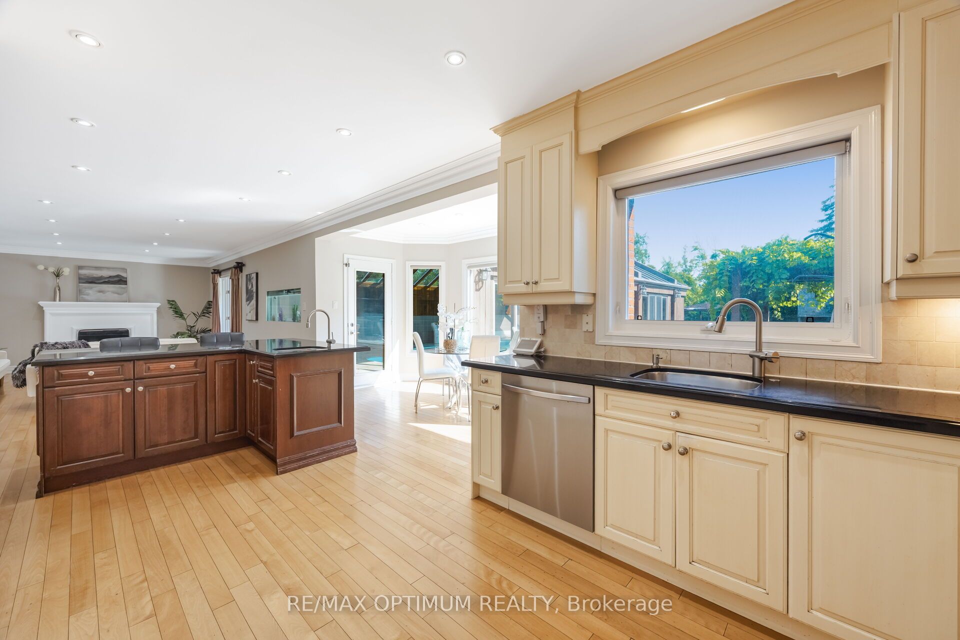 5859 Riverside Place Property Photo 17