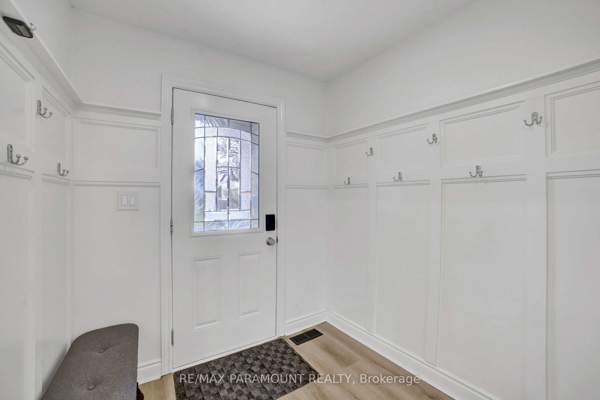2641 Cavendish Drive Property Photo 3