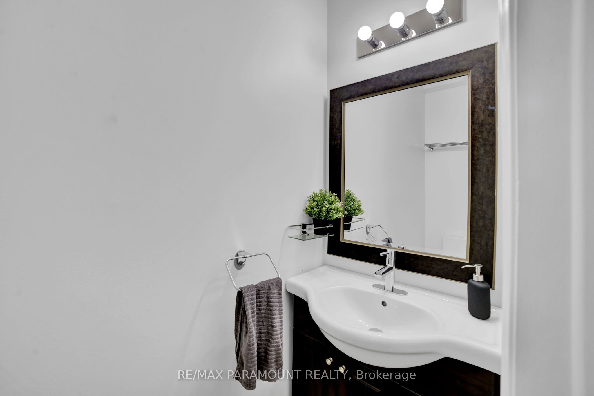 2641 Cavendish Drive Property Photo 19