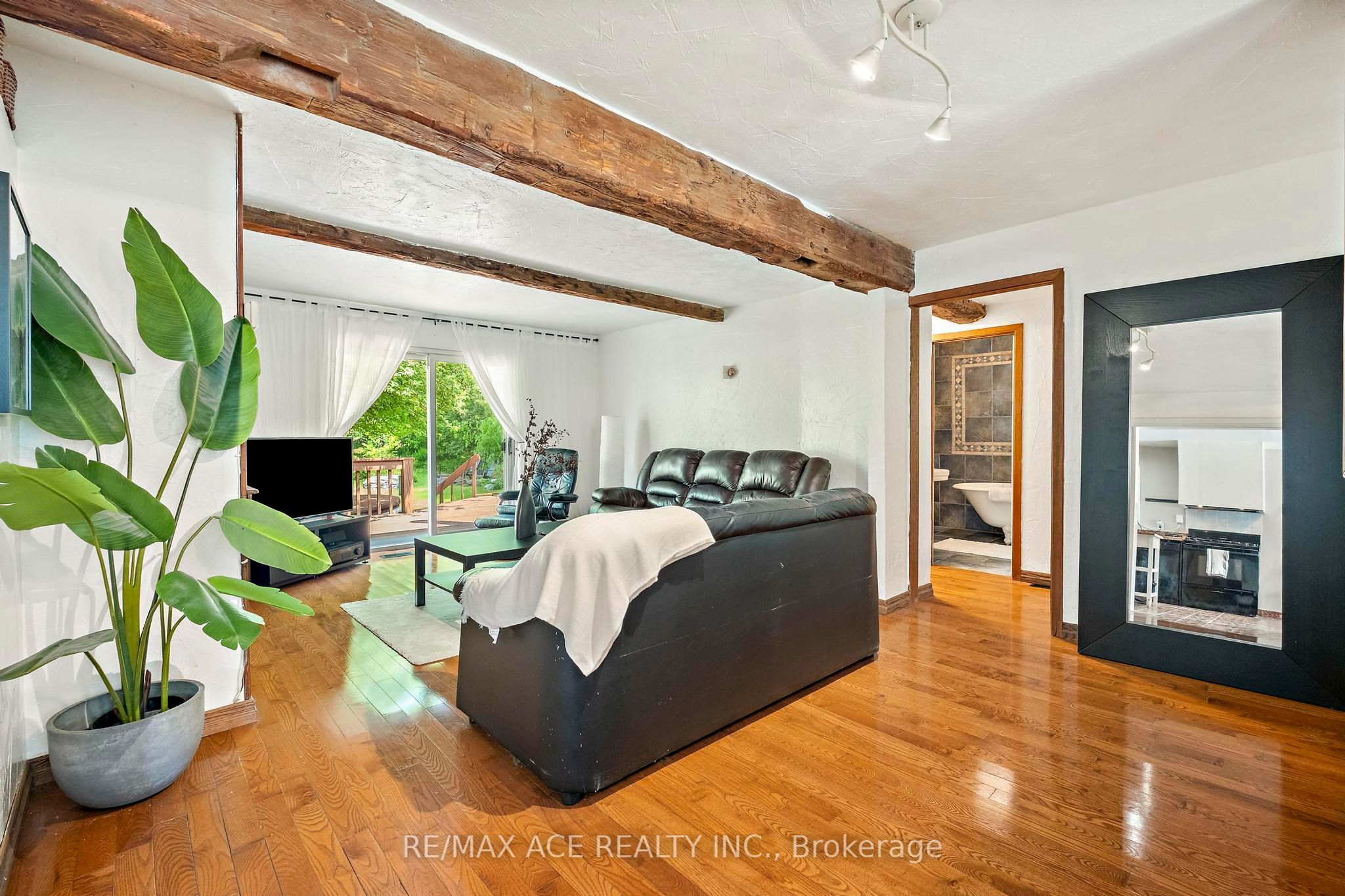 11 Maple Lane Property Photo 2