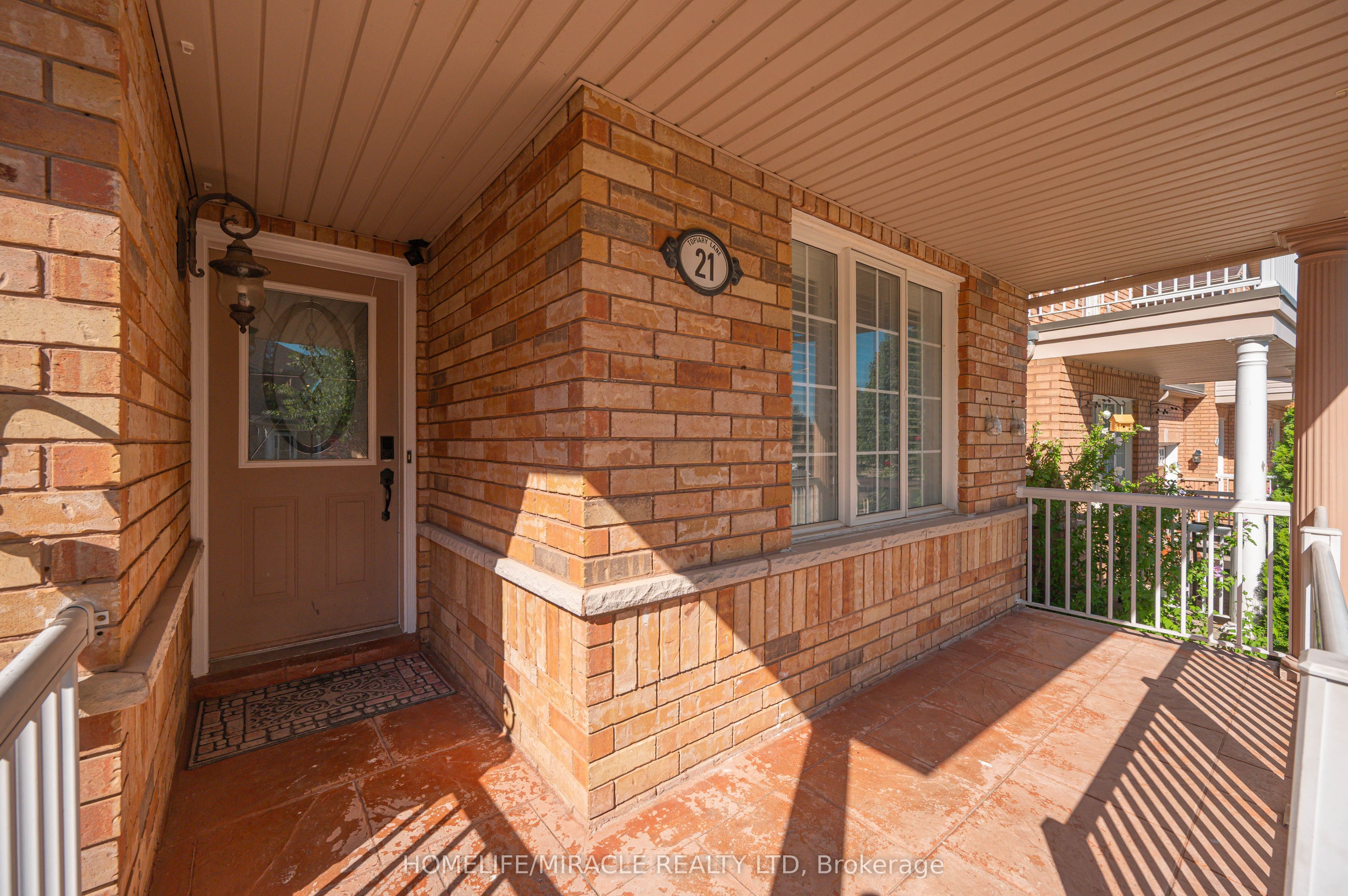 21 Topiary Lane Property Photo 5