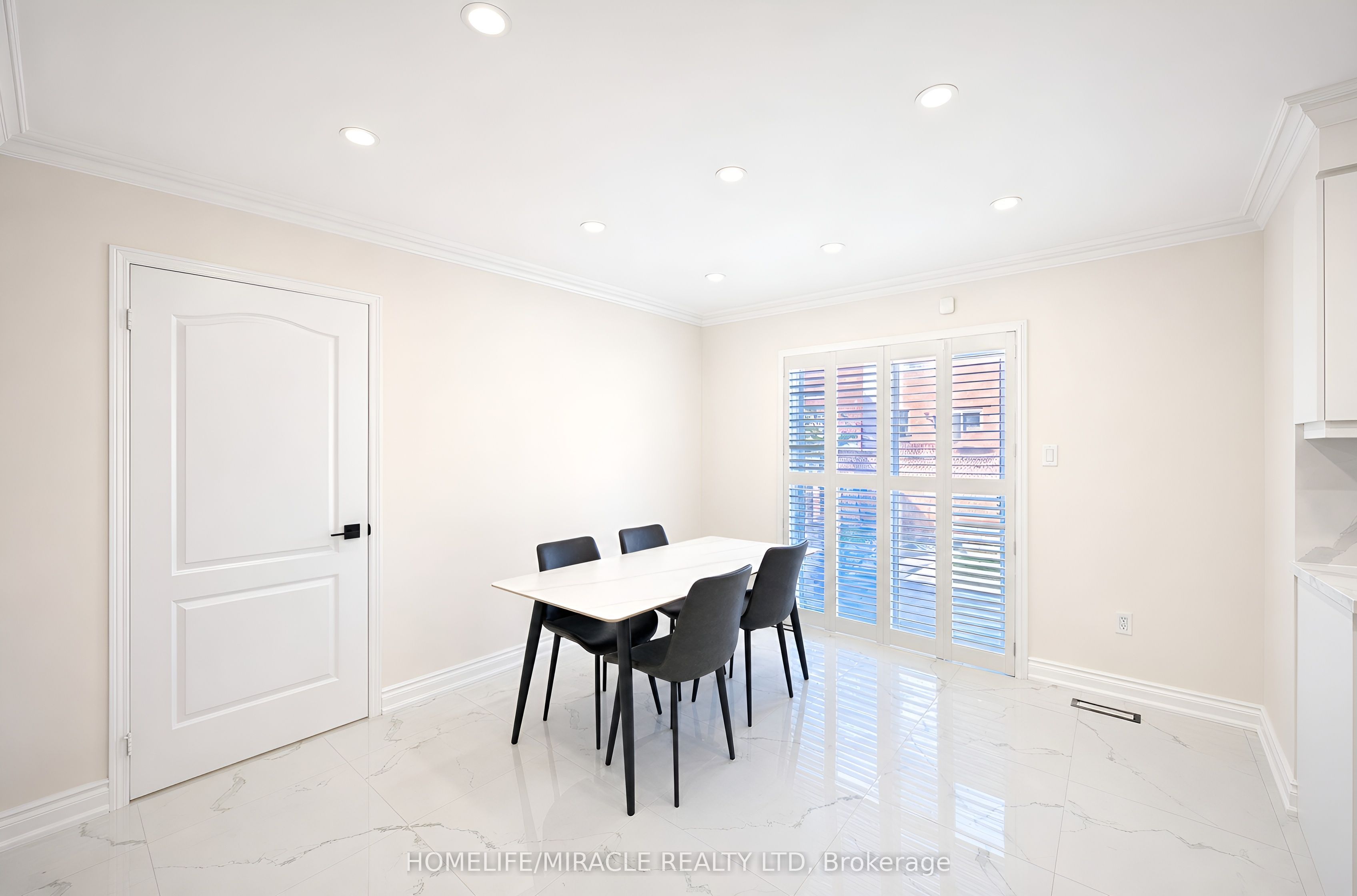 21 Topiary Lane Property Photo 14