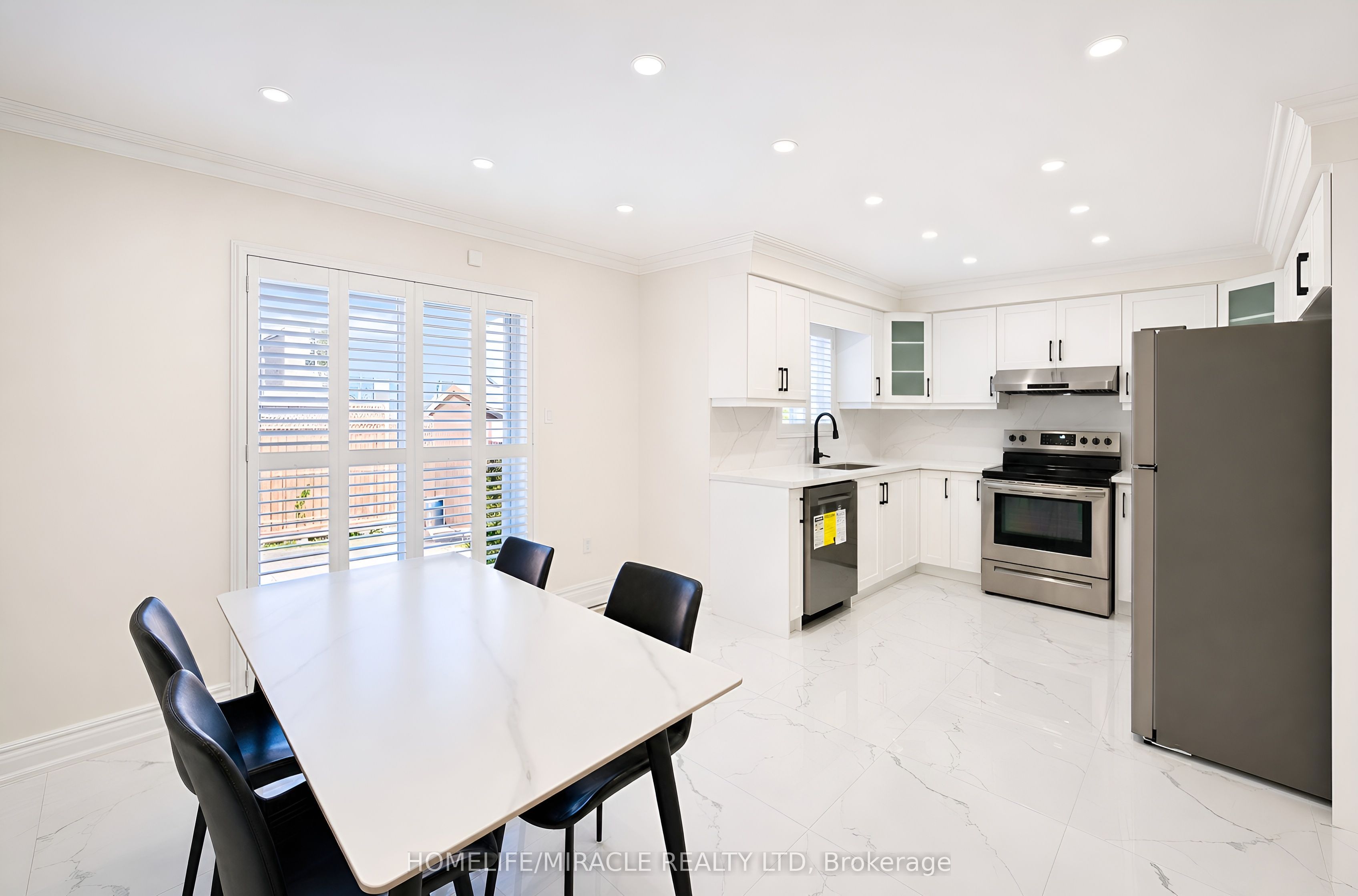 21 Topiary Lane Property Photo 15