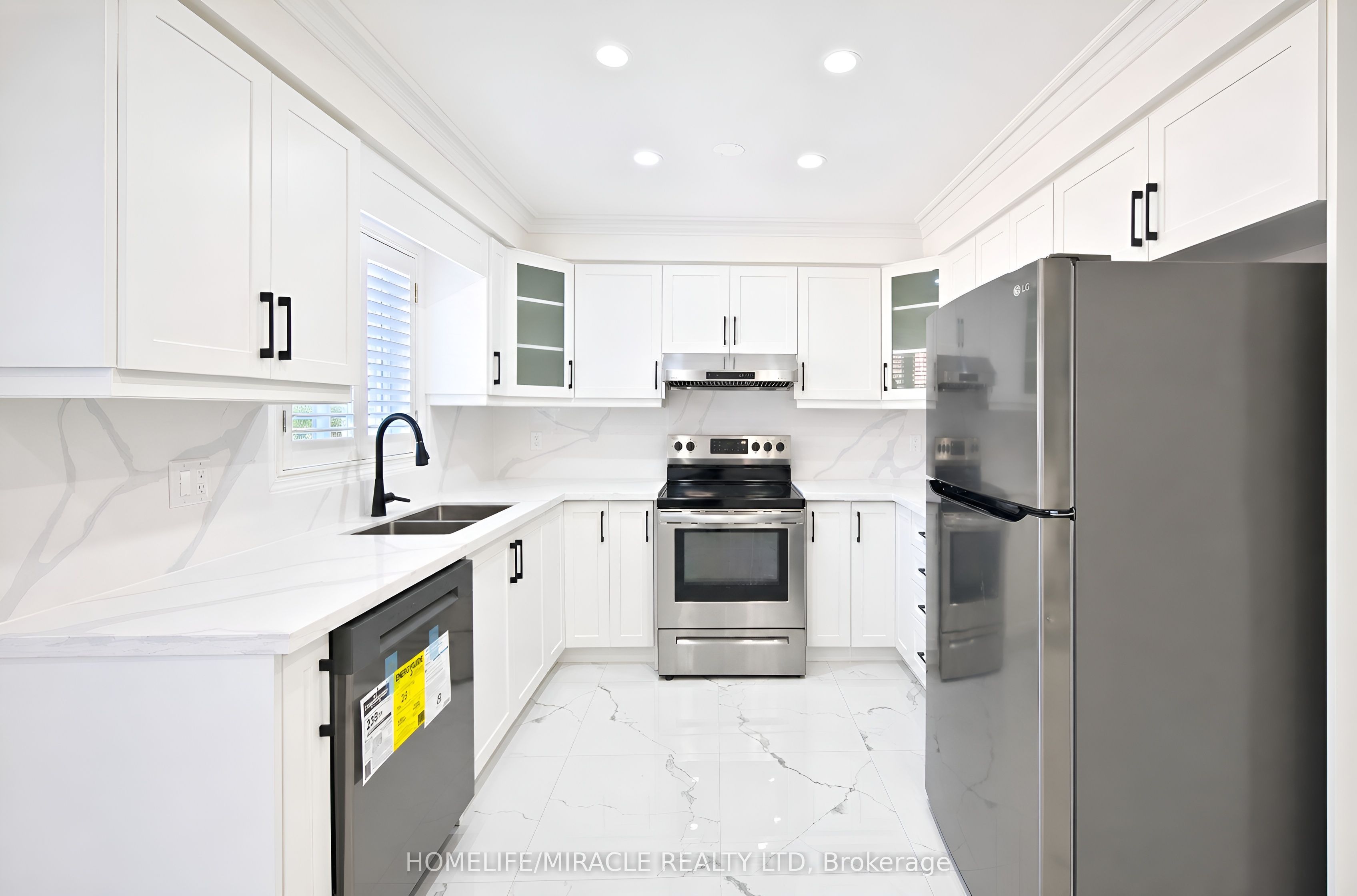 21 Topiary Lane Property Photo 16