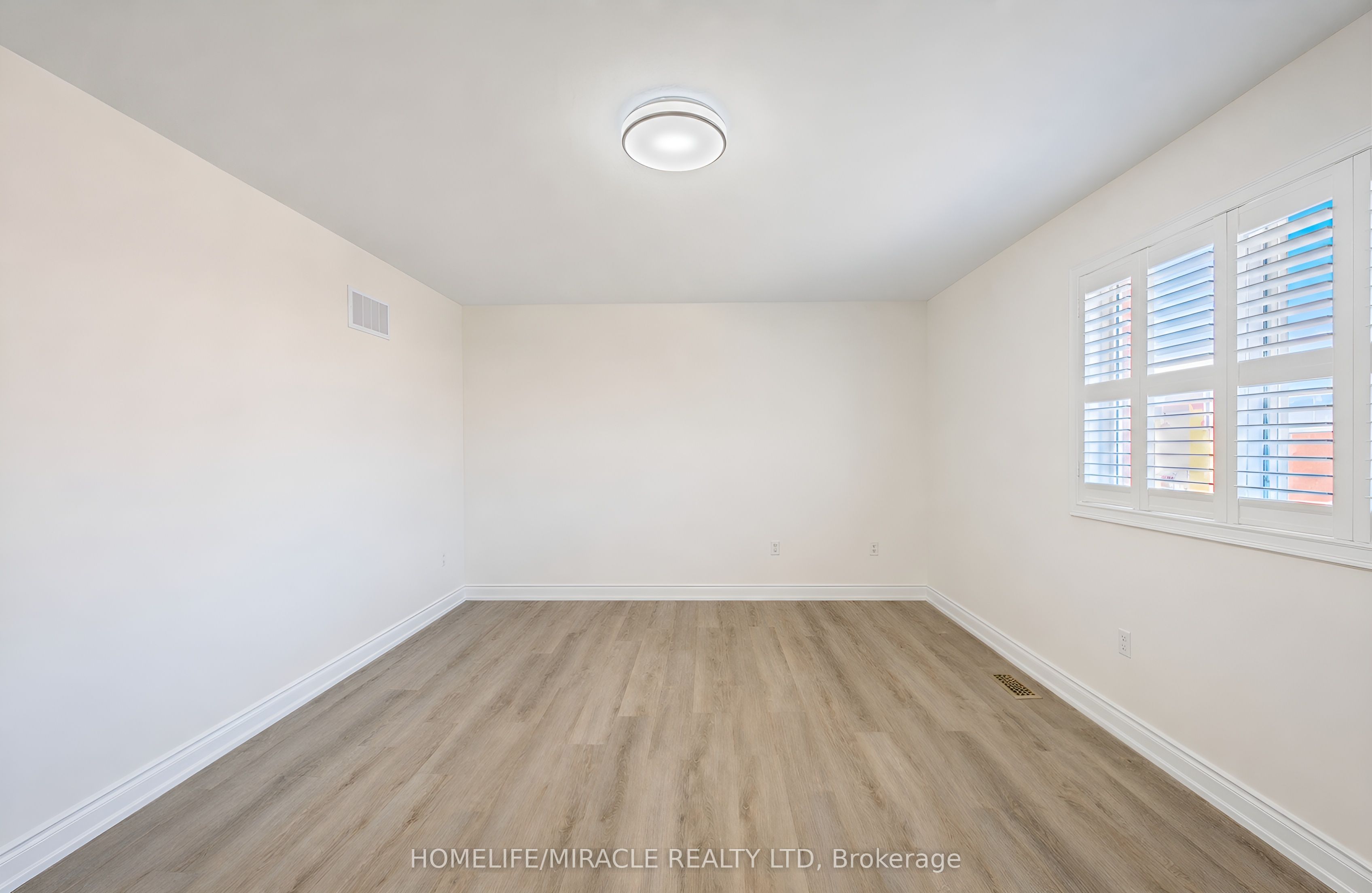 21 Topiary Lane Property Photo 24