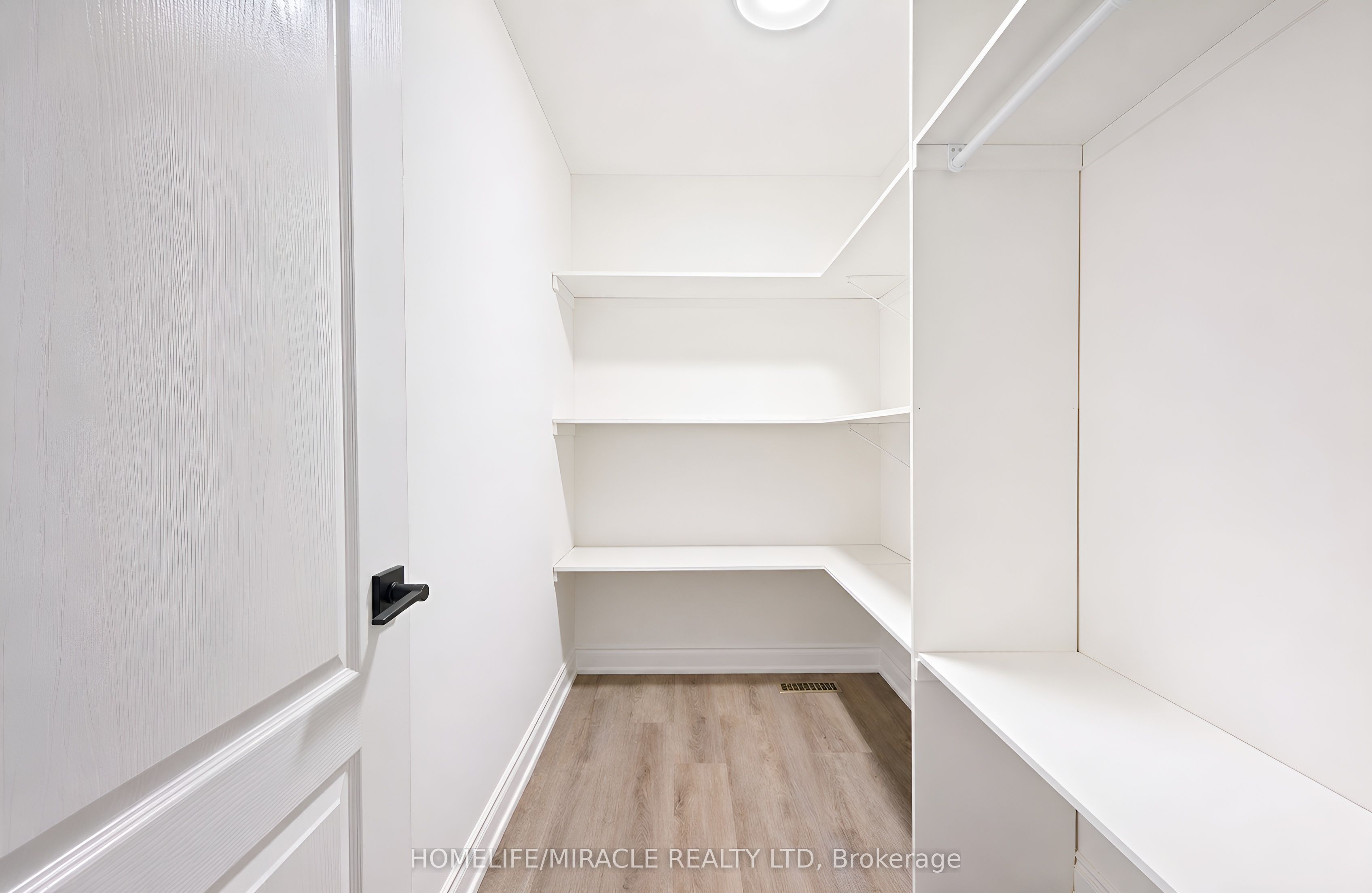 21 Topiary Lane Property Photo 26