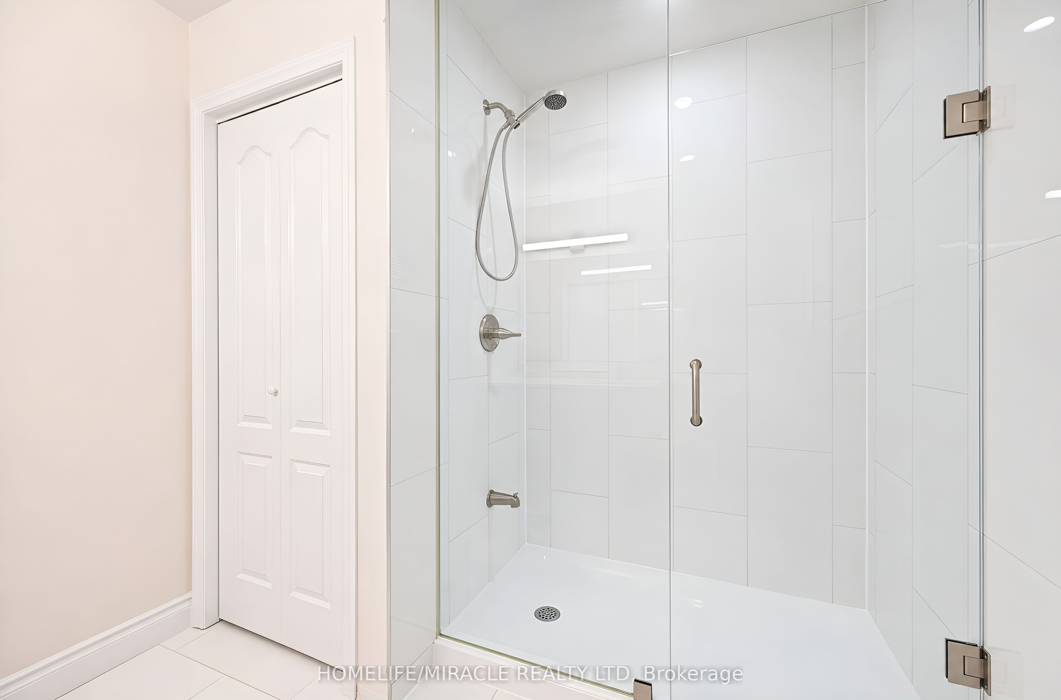21 Topiary Lane Property Photo 28
