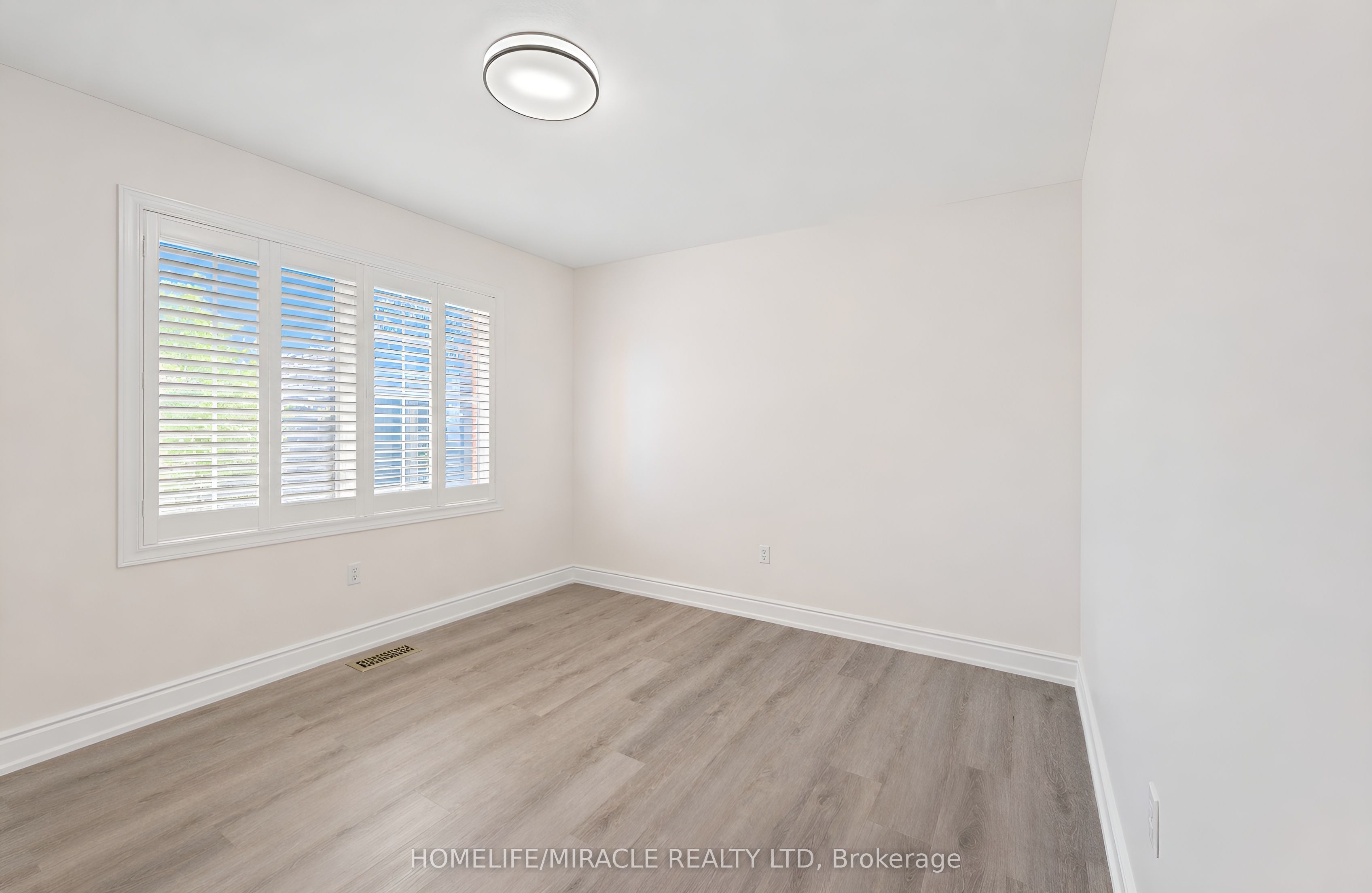 21 Topiary Lane Property Photo 30